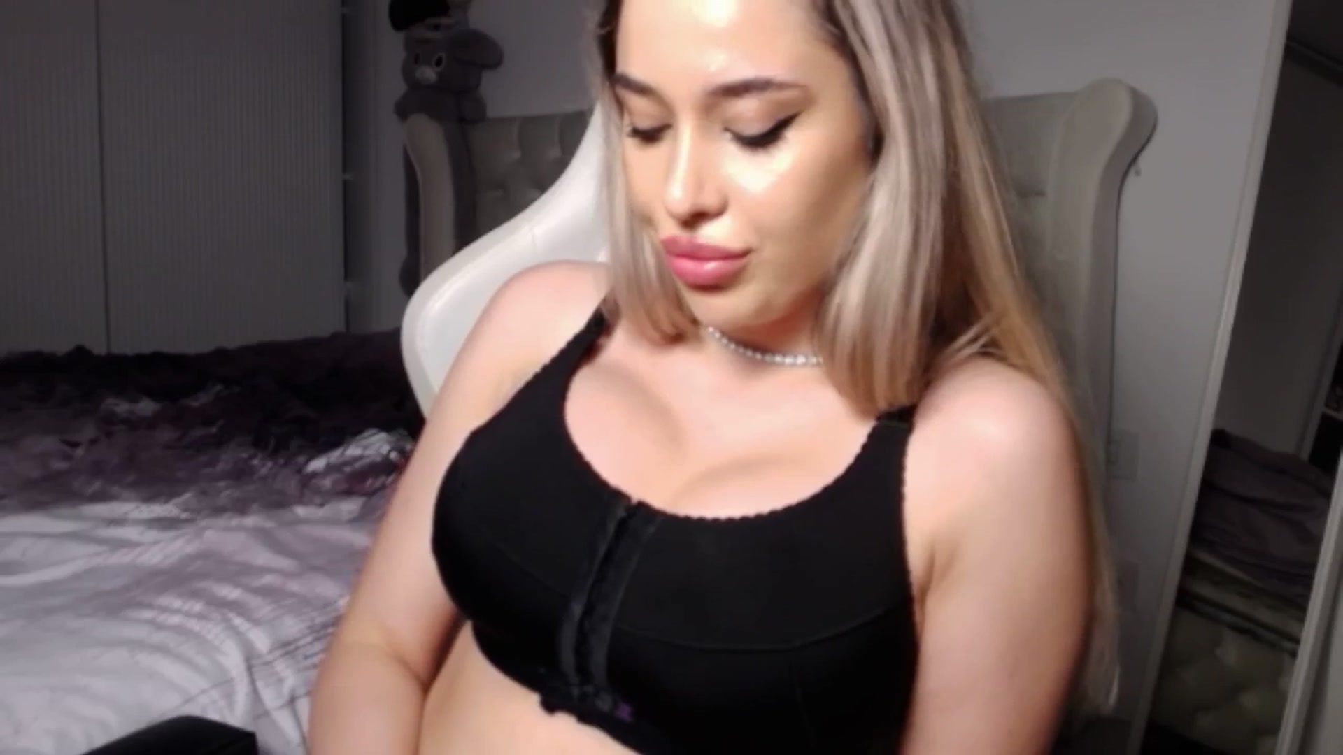 Gallery image thumbnail from LexxySelena's myfreecams stream on, 06/21/2025, 21:47 image 13 of 20