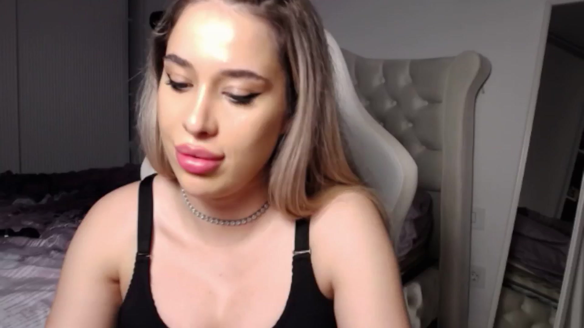 Gallery image thumbnail from LexxySelena's myfreecams stream on, 06/22/2025, 24:38 image 8 of 20