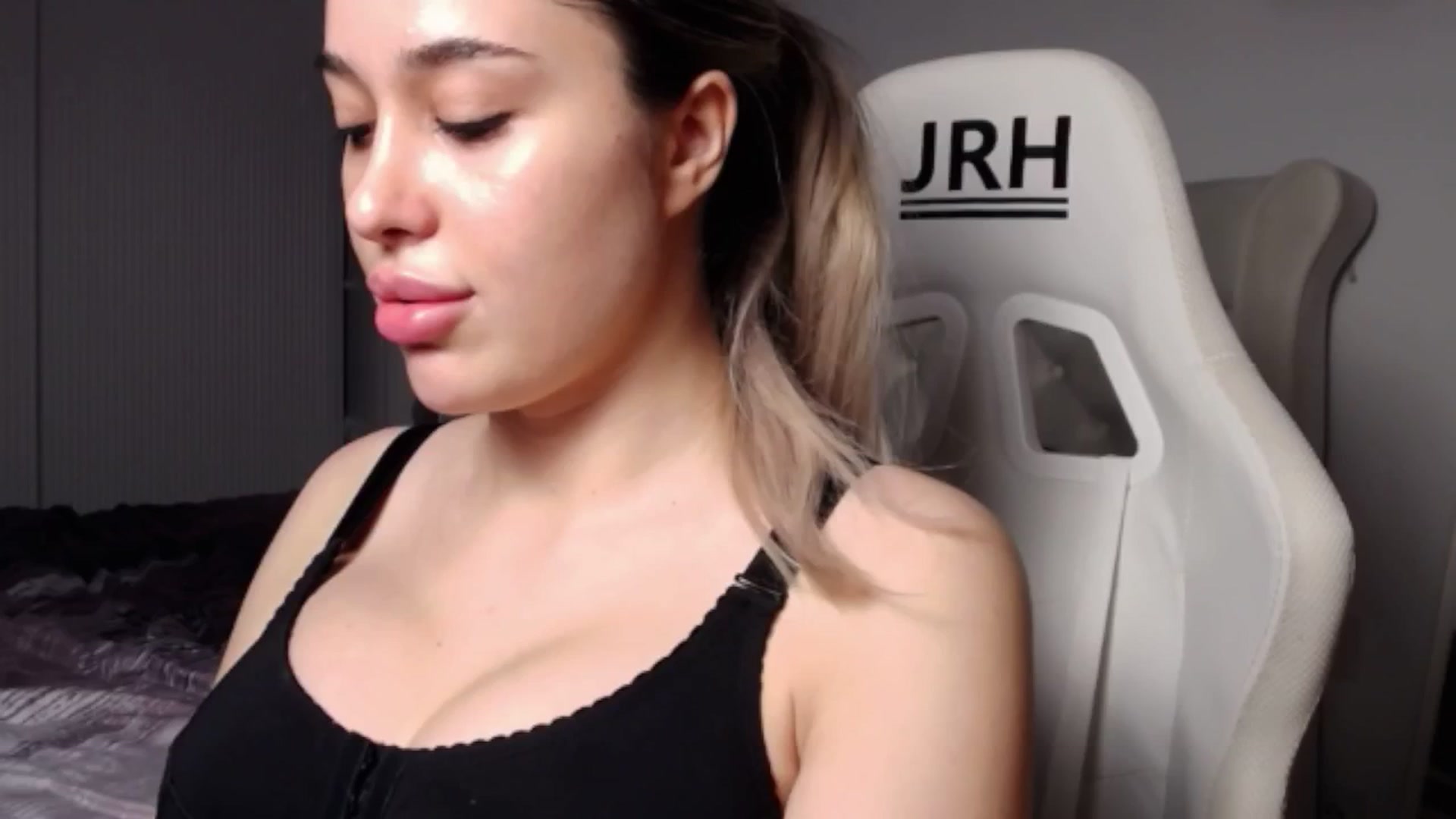 Gallery image thumbnail from LexxySelena's myfreecams stream on, 06/22/2025, 12:46 image 6 of 20
