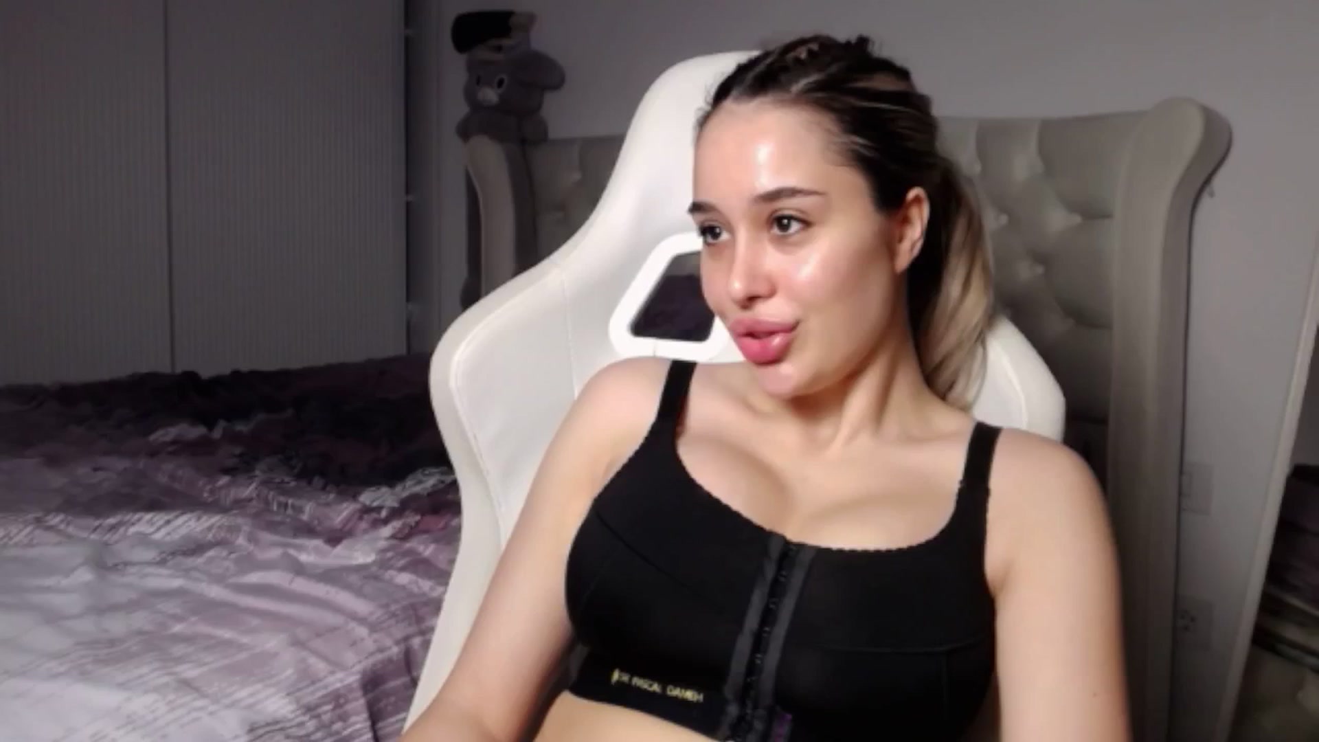 Gallery image thumbnail from LexxySelena's myfreecams stream on, 06/22/2025, 12:46 image 10 of 20