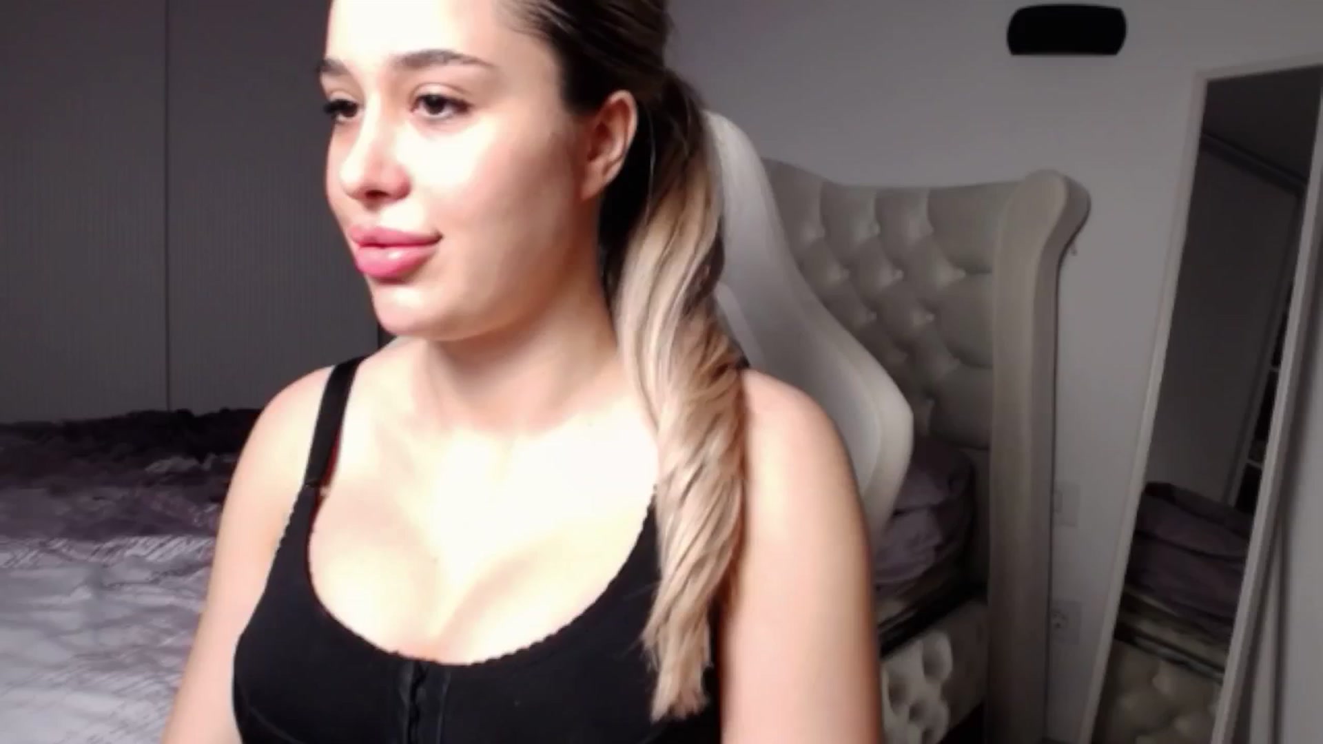 Gallery image thumbnail from LexxySelena's myfreecams stream on, 06/22/2025, 12:46 image 15 of 20