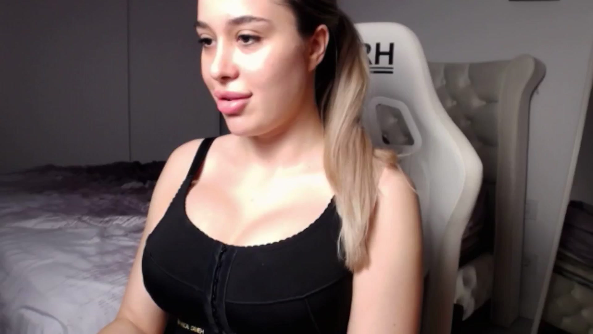 Gallery image thumbnail from LexxySelena's myfreecams stream on, 06/22/2025, 12:46 image 7 of 20