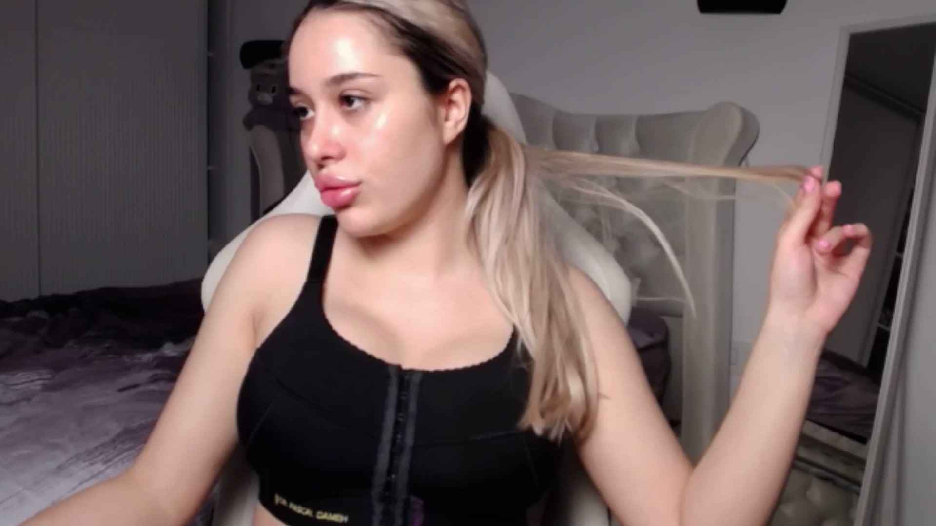 Gallery image thumbnail from LexxySelena's myfreecams stream on, 06/22/2025, 22:08 image 1 of 20