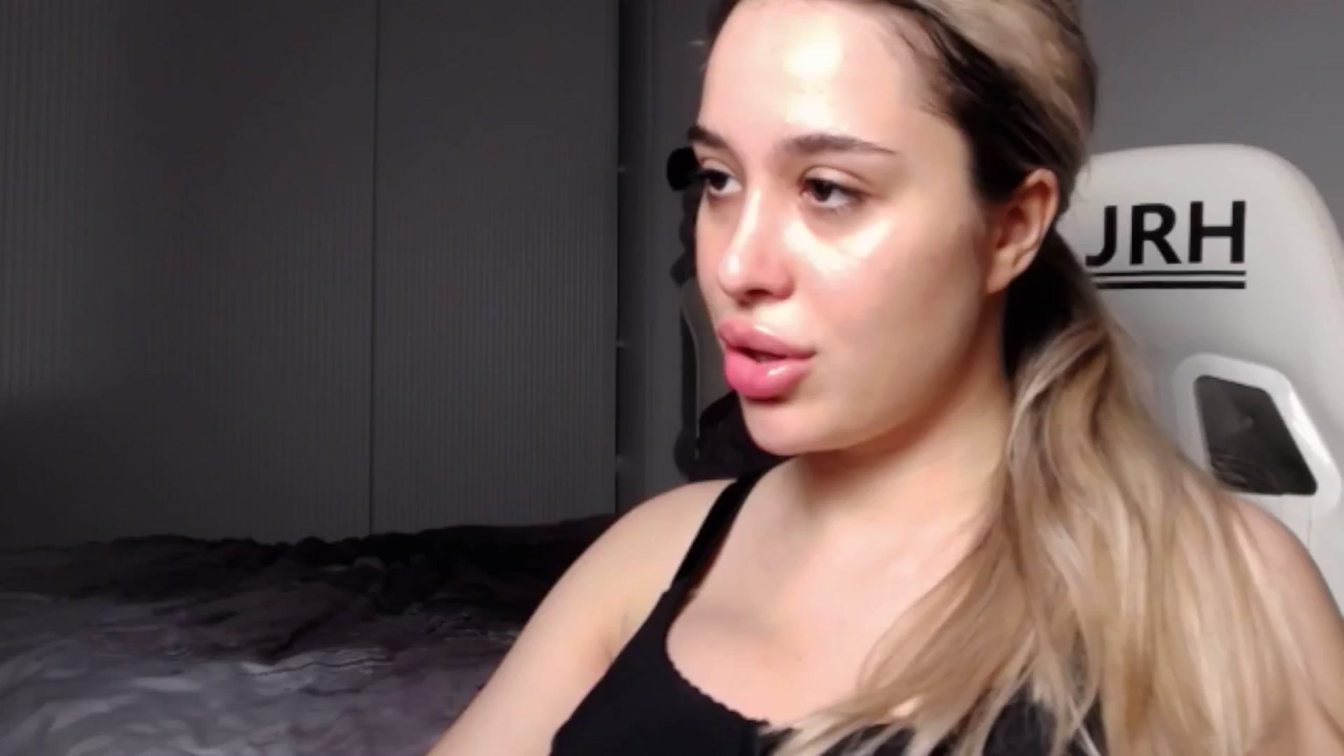 Gallery image thumbnail from LexxySelena's myfreecams stream on, 06/22/2025, 22:08 image 2 of 20