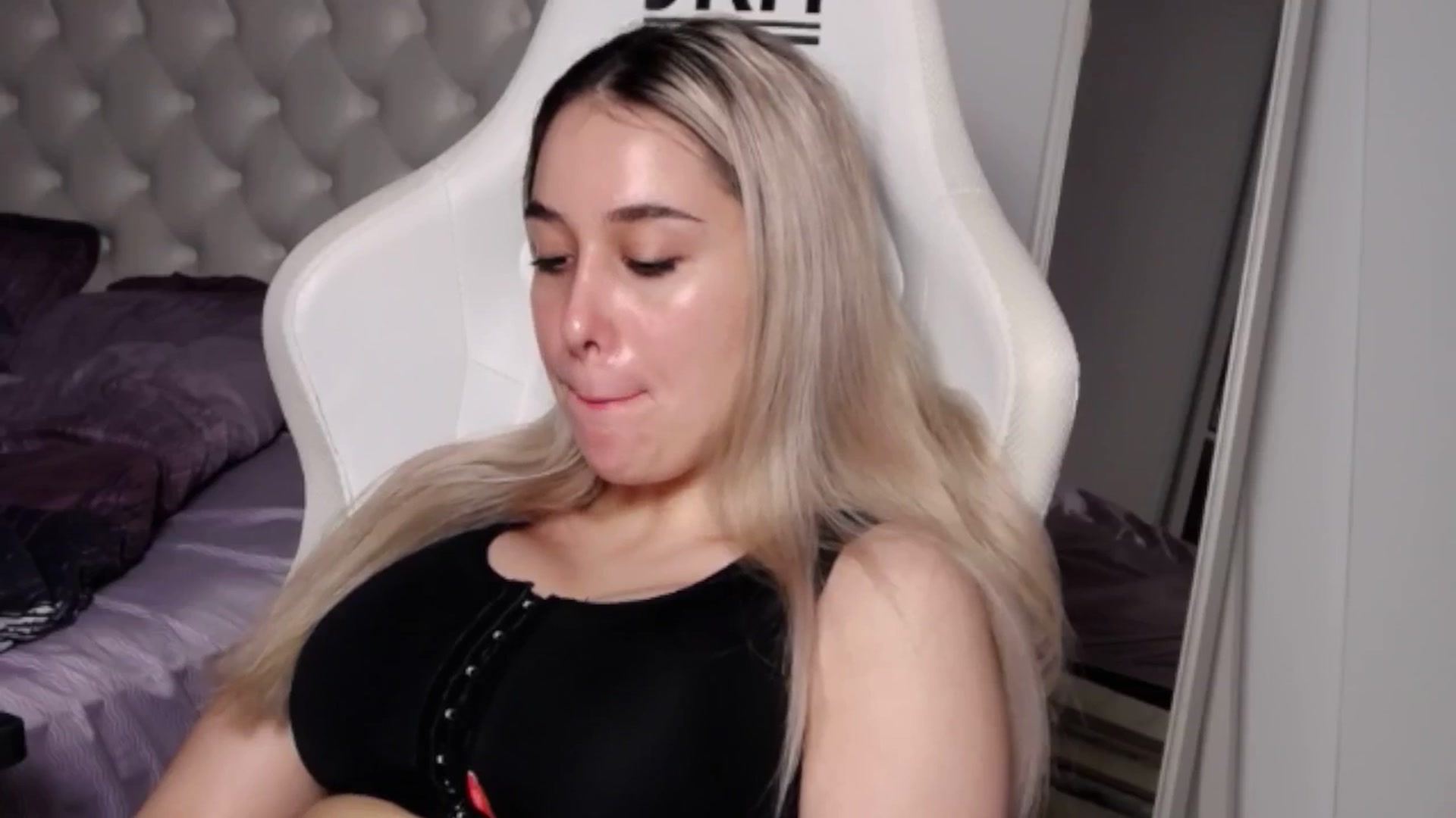Gallery image thumbnail from LexxySelena's myfreecams stream on, 06/24/2025, 16:06 image 2 of 20