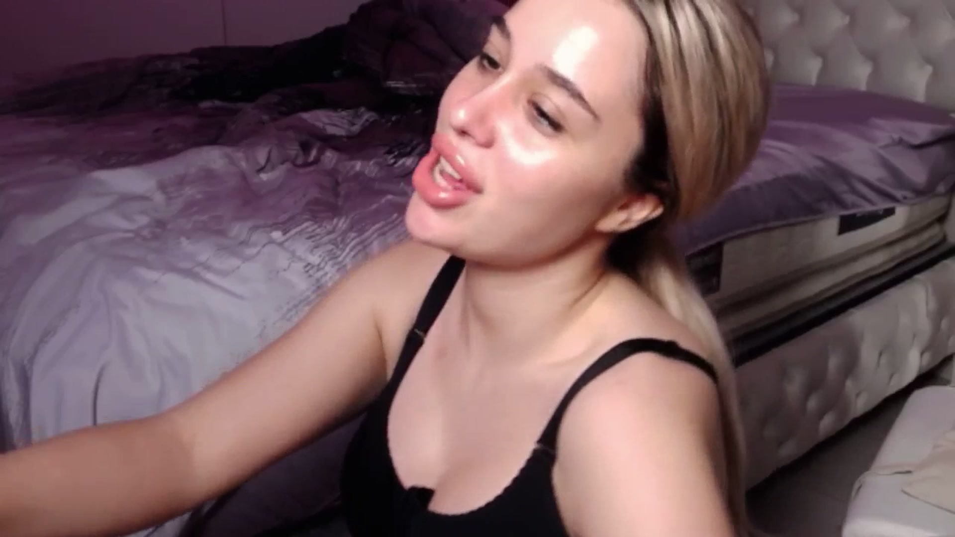 Gallery image thumbnail from LexxySelena's myfreecams stream on, 06/24/2025, 21:25 image 4 of 20