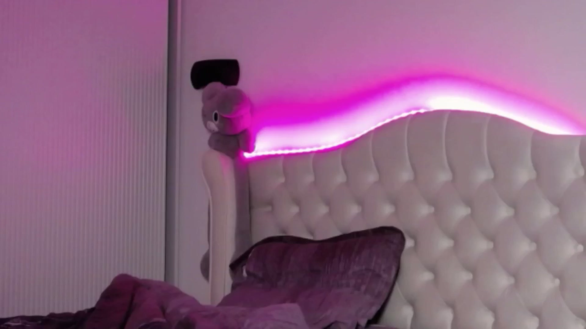 Gallery image thumbnail from LexxySelena's myfreecams stream on, 06/26/2025, 03:41 image 7 of 20