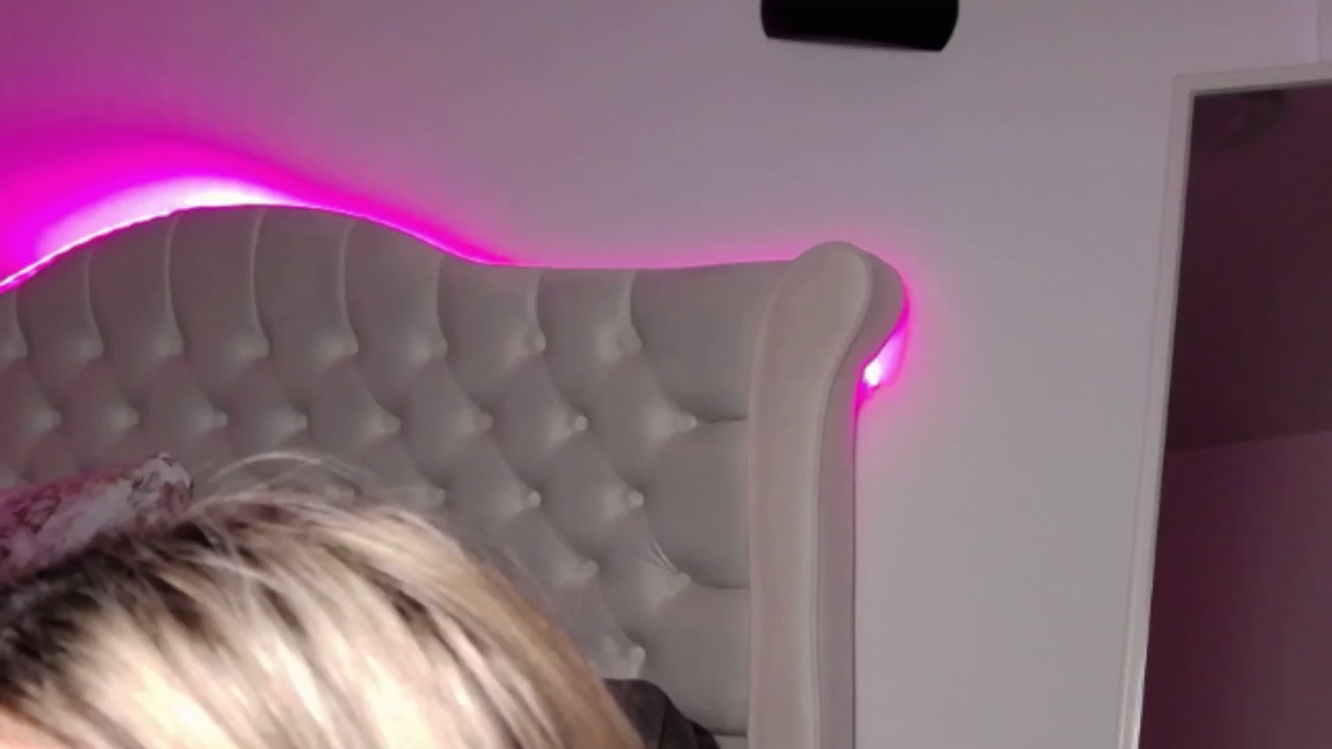 Gallery image thumbnail from LexxySelena's myfreecams stream on, 06/29/2025, 24:16 image 13 of 20