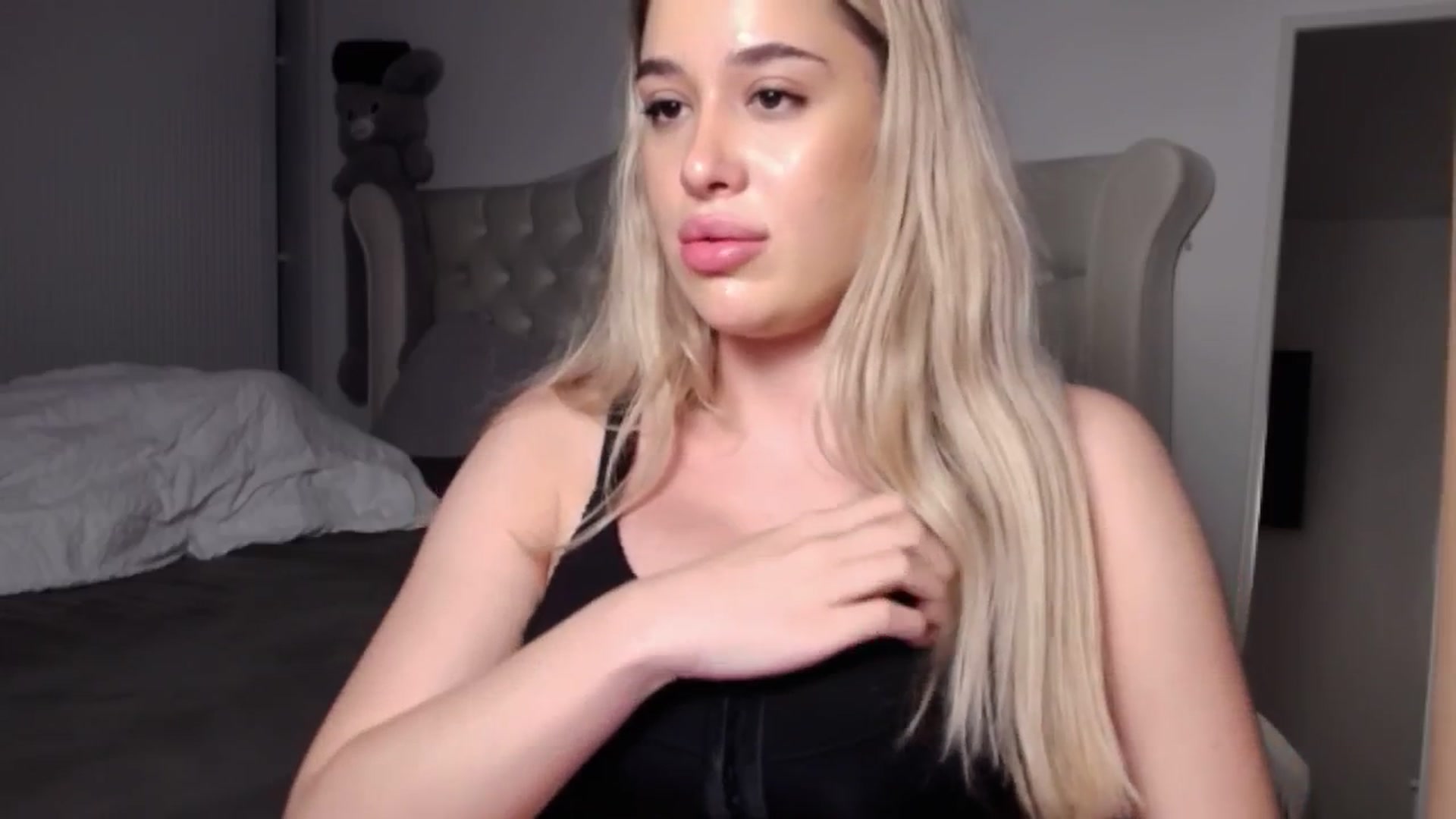 Gallery image thumbnail from LexxySelena's myfreecams stream on, 07/02/2025, 18:05 image 5 of 20