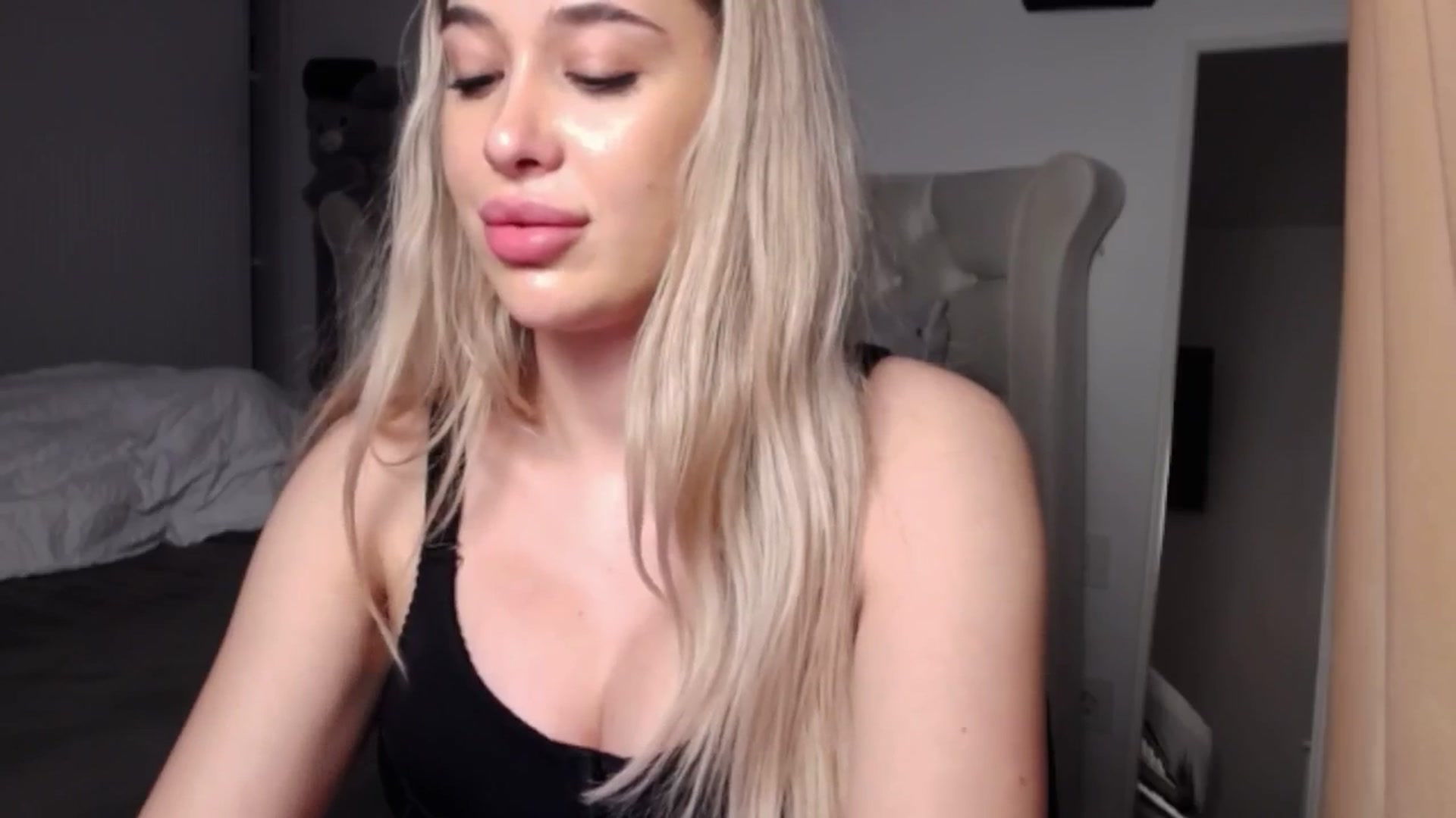 Gallery image thumbnail from LexxySelena's myfreecams stream on, 07/02/2025, 18:05 image 18 of 20