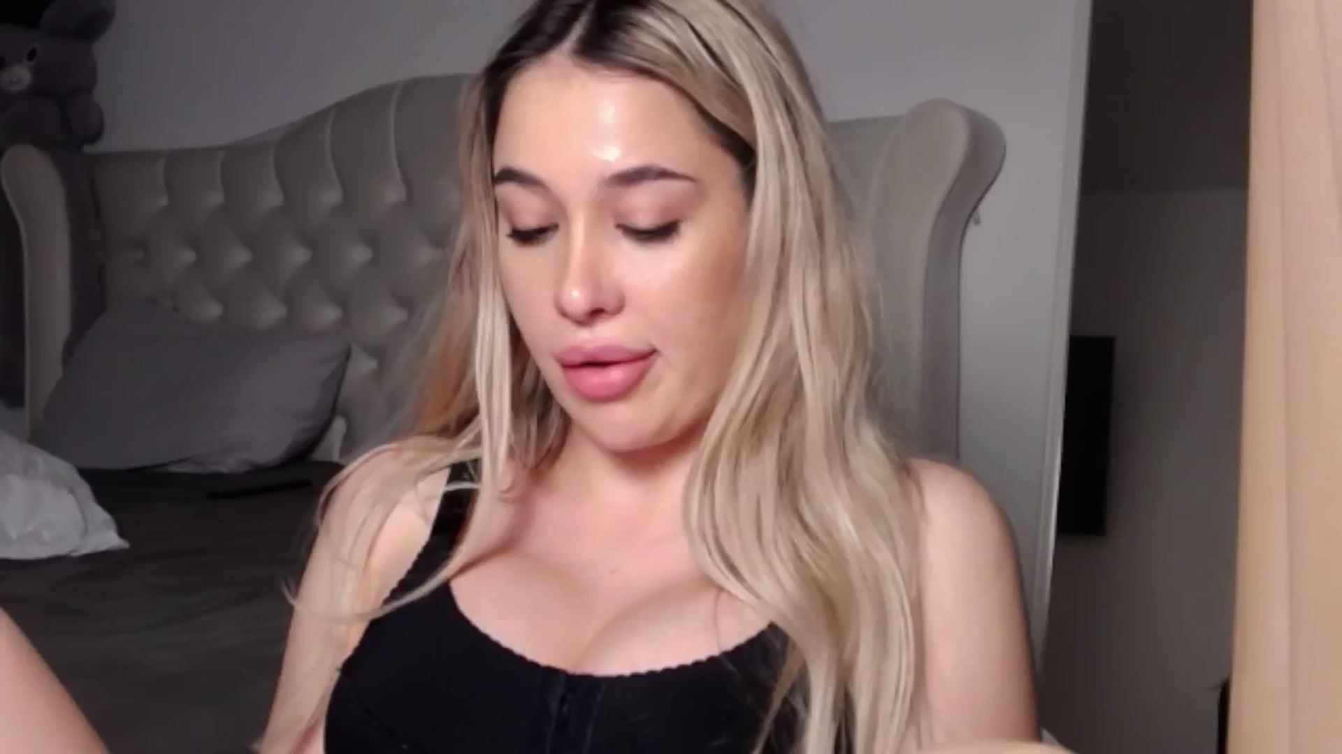 Gallery image thumbnail from LexxySelena's myfreecams stream on, 07/02/2025, 19:02 image 1 of 20