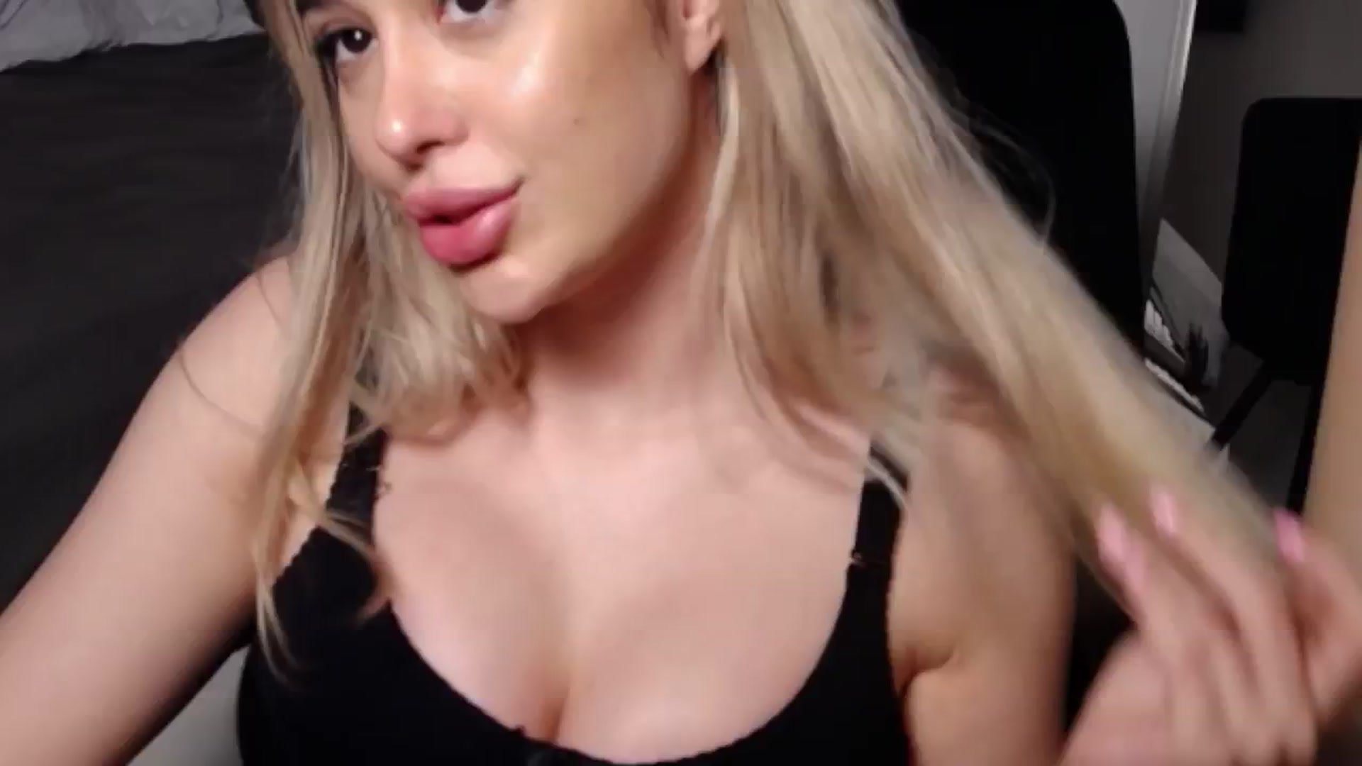 Gallery image thumbnail from LexxySelena's myfreecams stream on, 07/02/2025, 19:02 image 5 of 20