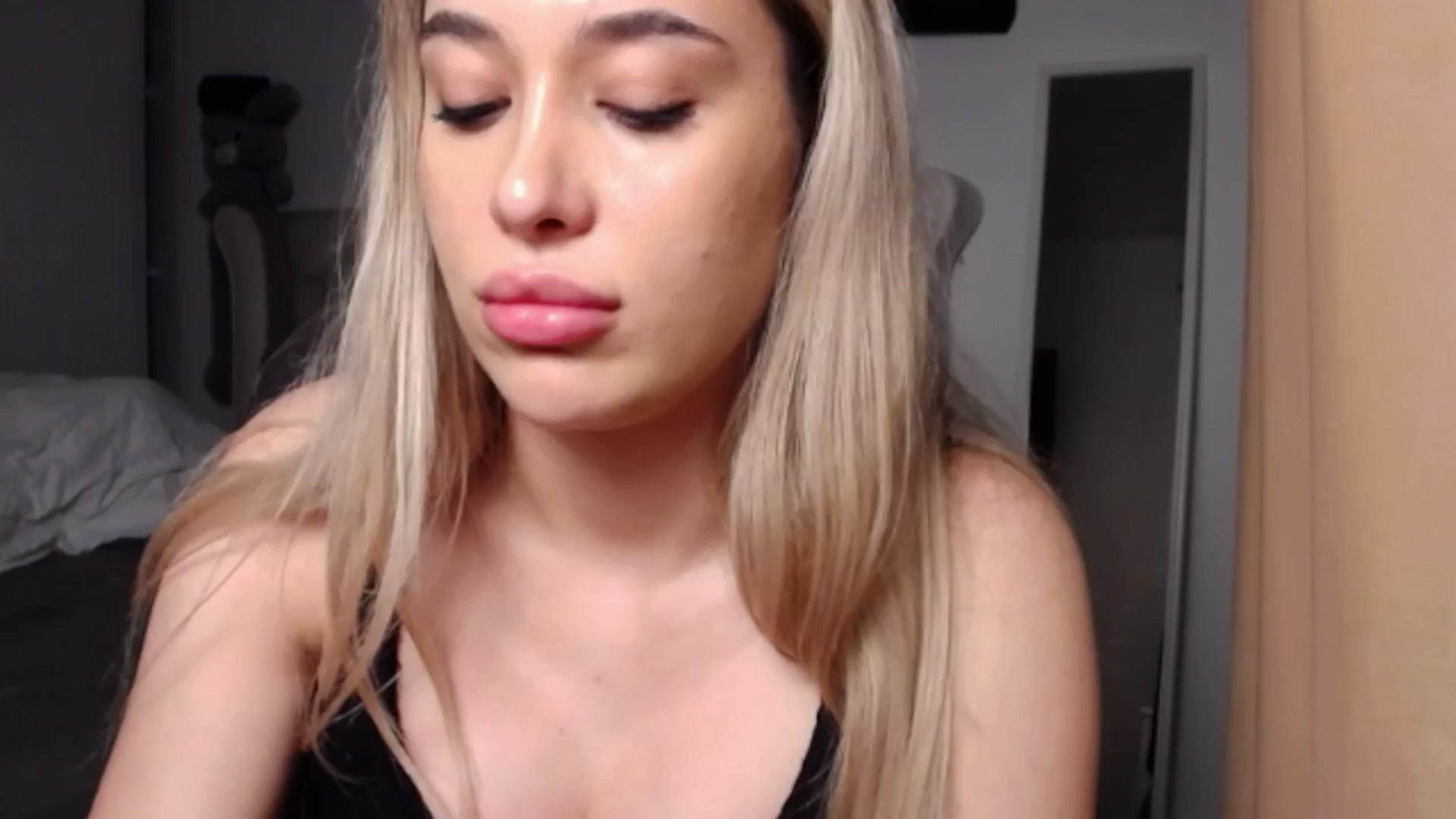 Gallery image thumbnail from LexxySelena's myfreecams stream on, 07/02/2025, 20:35 image 3 of 20