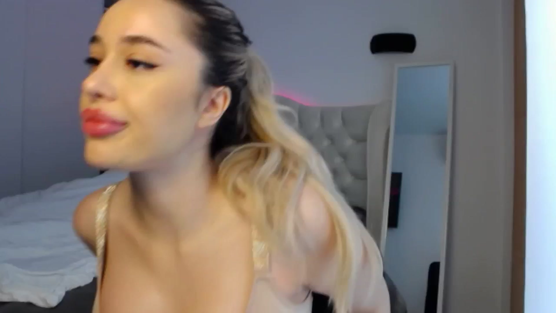 Gallery image thumbnail from LexxySelena's myfreecams stream on, 07/04/2025, 09:56 image 9 of 20