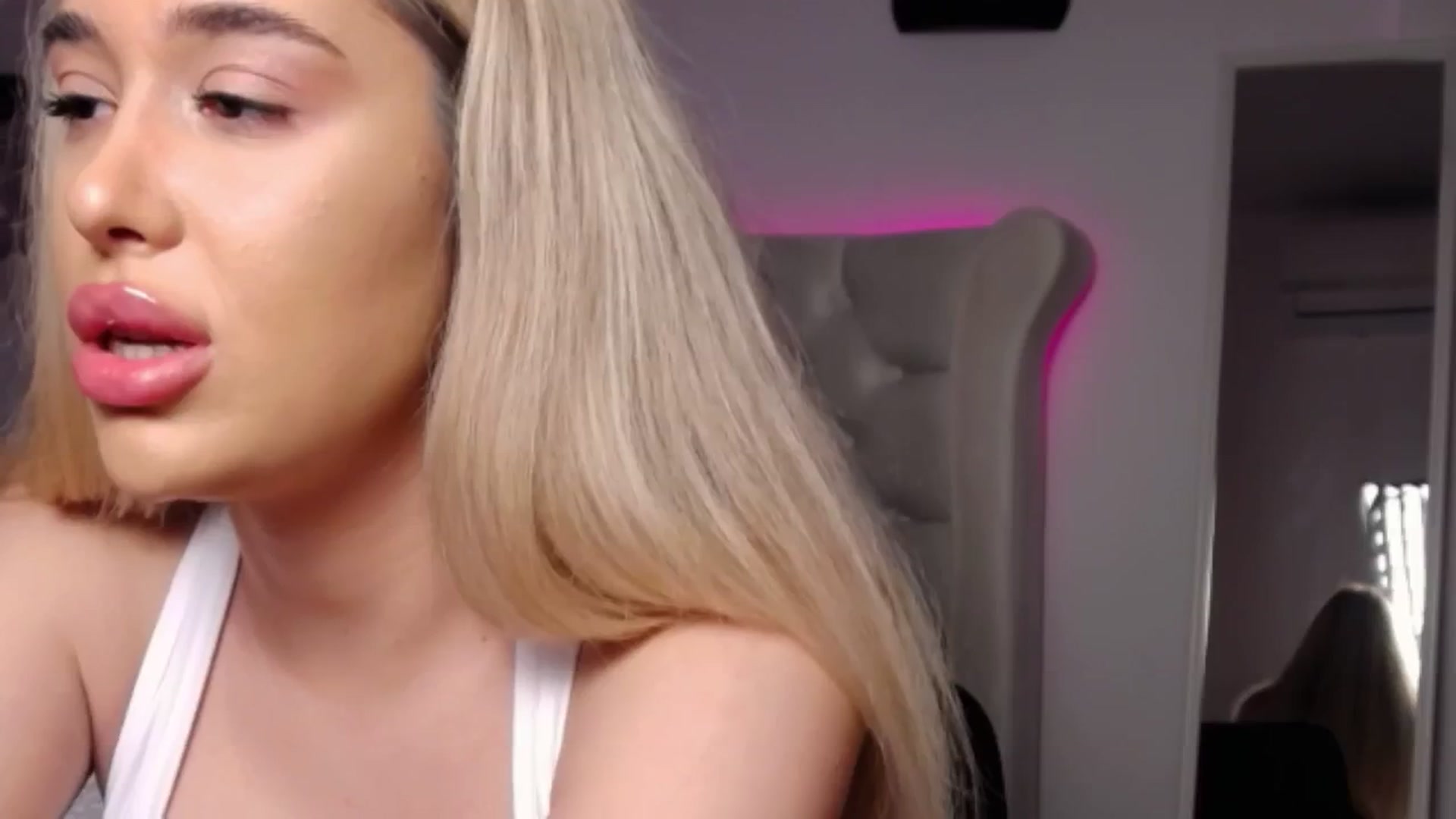 Gallery image thumbnail from LexxySelena's myfreecams stream on, 07/20/2025, 11:23 image 19 of 20