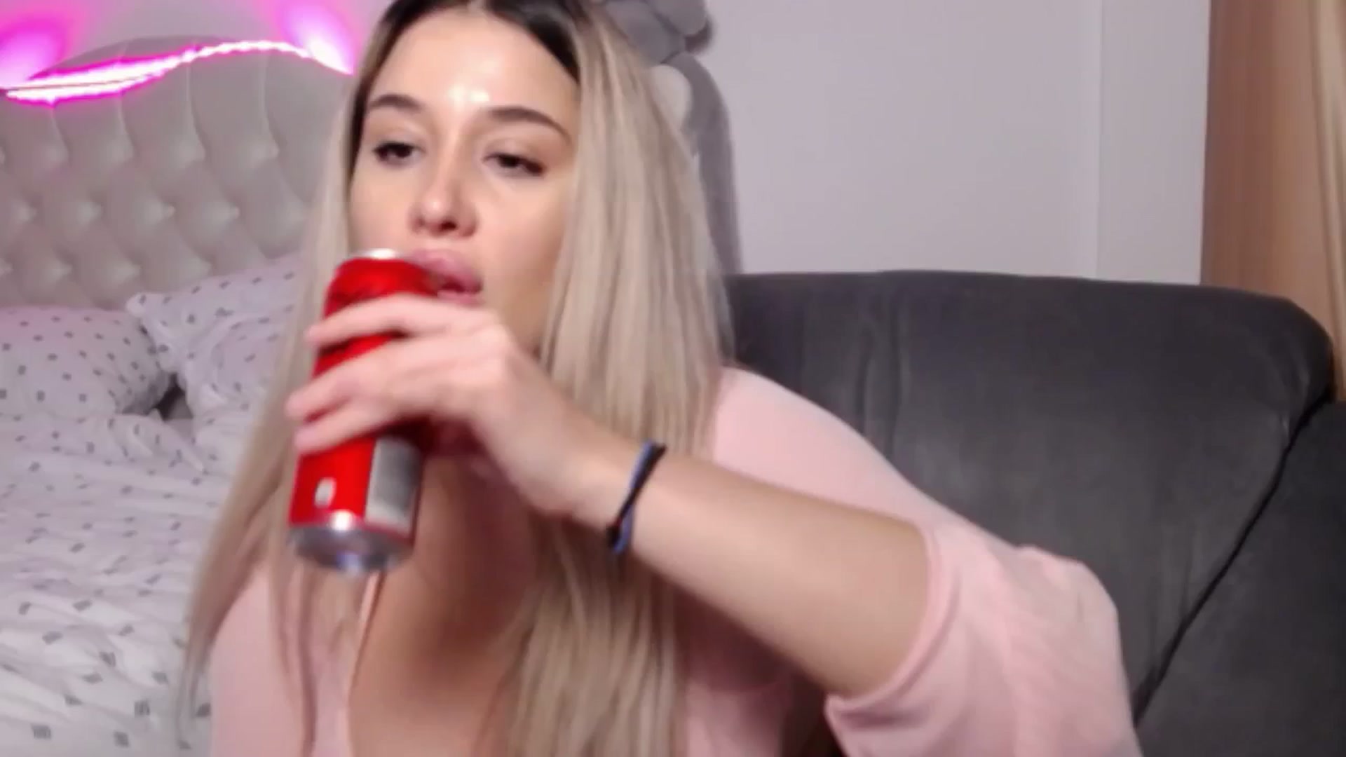 Gallery image thumbnail from LexxySelena's myfreecams stream on, 09/20/2025, 24:15 image 3 of 20