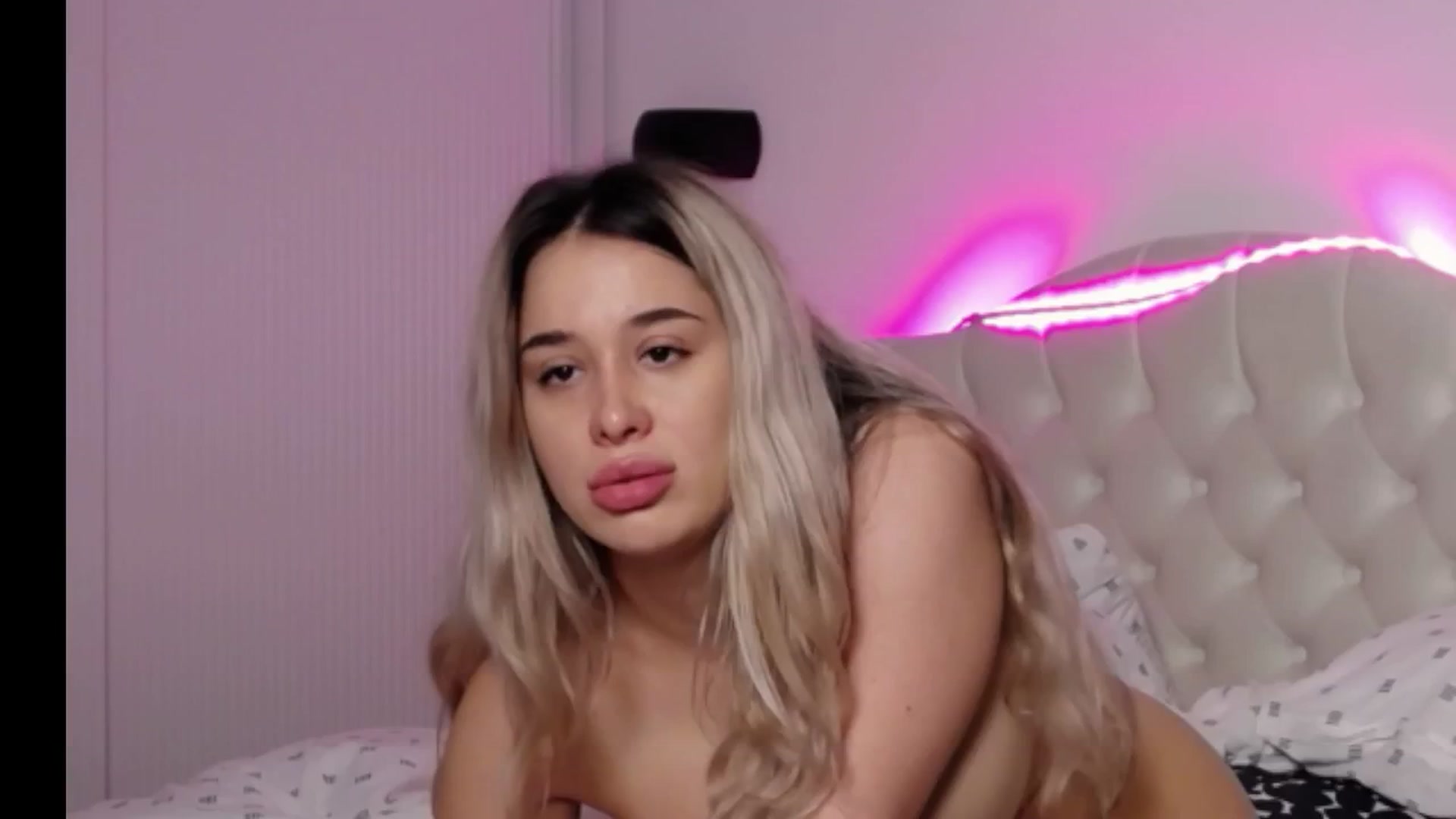 Gallery image thumbnail from LexxySelena's myfreecams stream on, 09/23/2025, 24:03 image 20 of 20