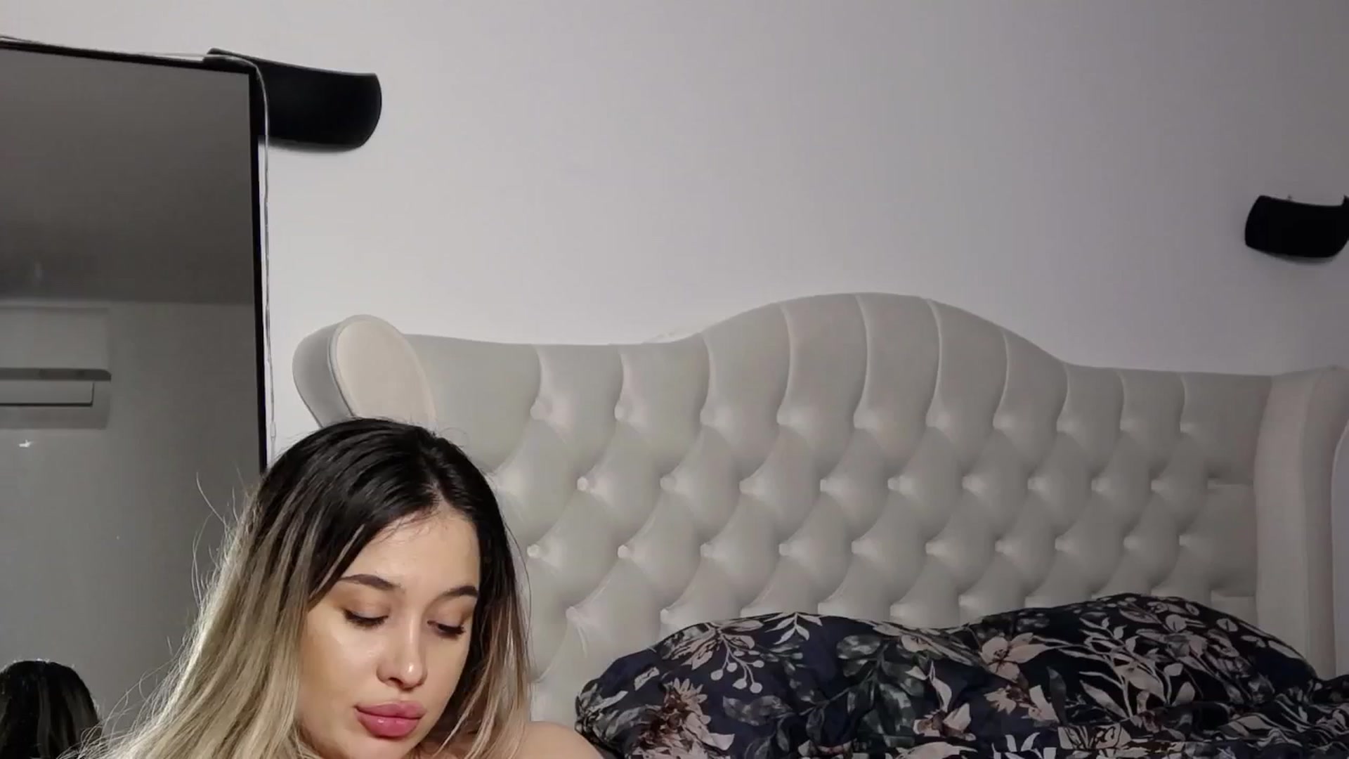 Gallery image thumbnail from LexxySelena's myfreecams stream on, 12/21/2025, 24:57 image 3 of 20