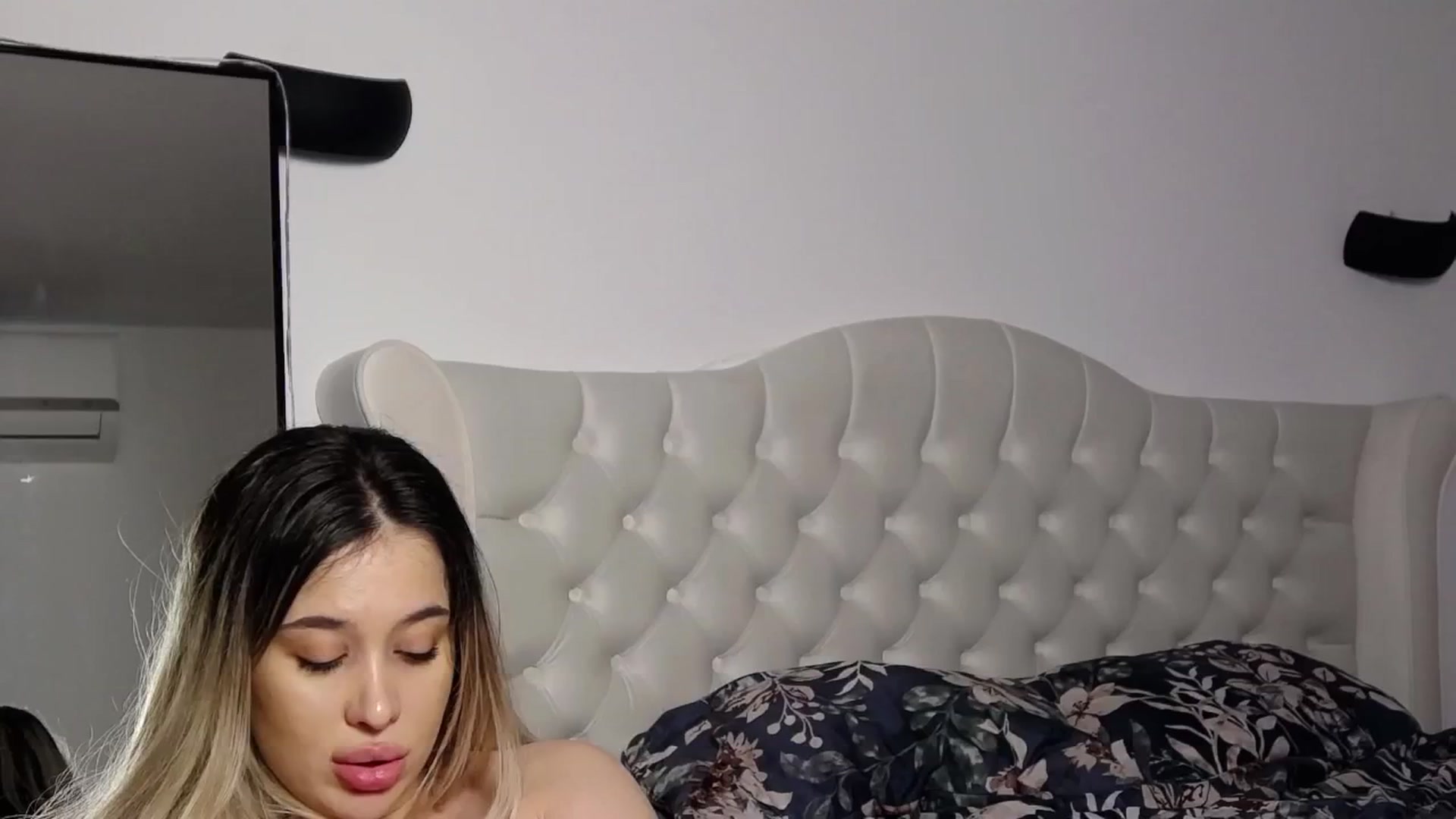 Gallery image thumbnail from LexxySelena's myfreecams stream on, 12/21/2025, 24:57 image 2 of 20