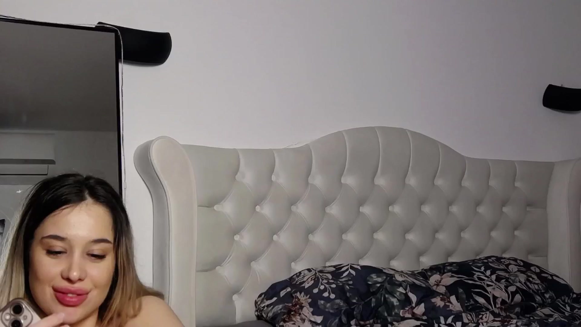 Gallery image thumbnail from LexxySelena's myfreecams stream on, 12/21/2025, 24:57 image 14 of 20