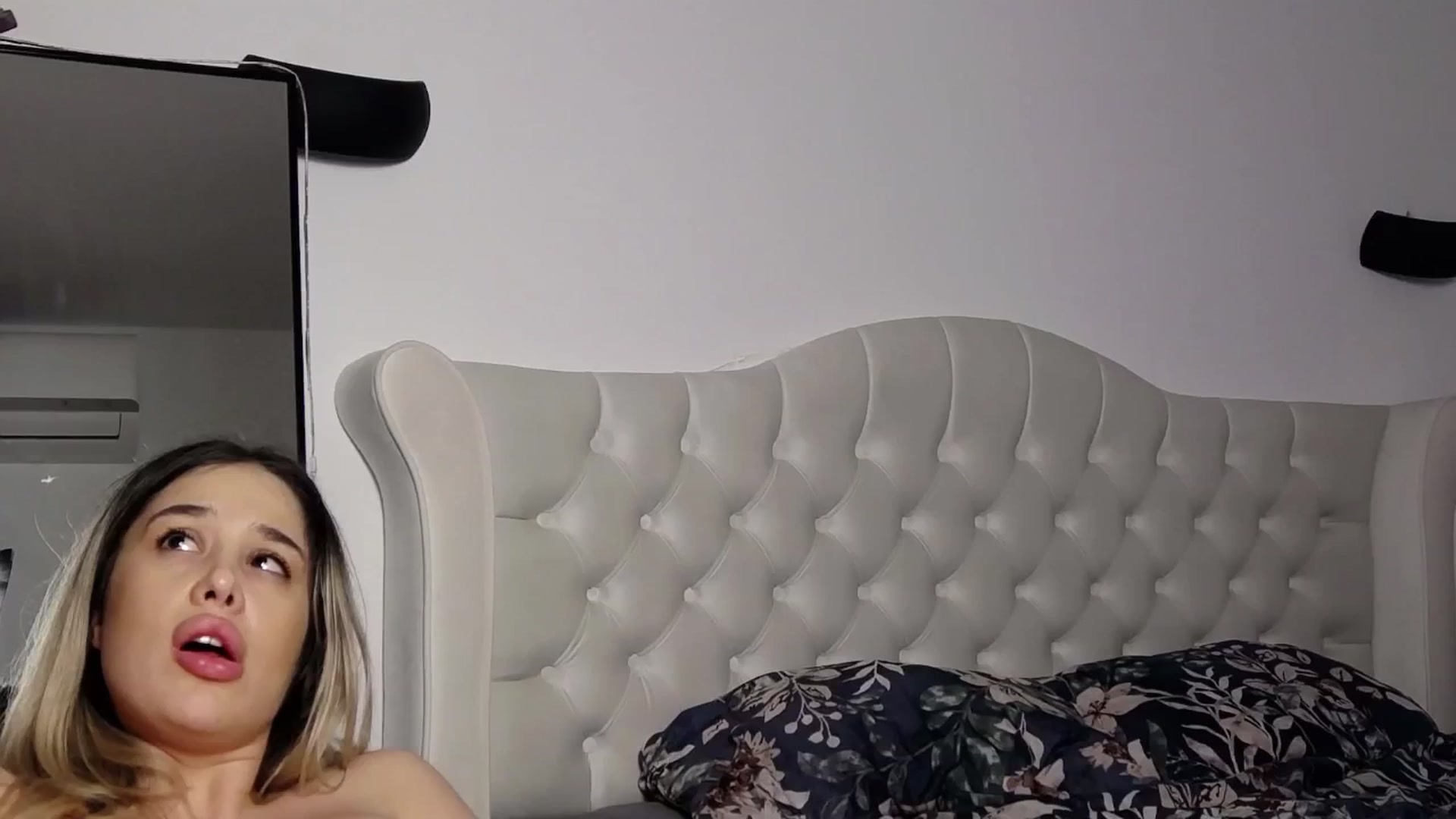 Gallery image thumbnail from LexxySelena's myfreecams stream on, 12/21/2025, 24:57 image 12 of 20