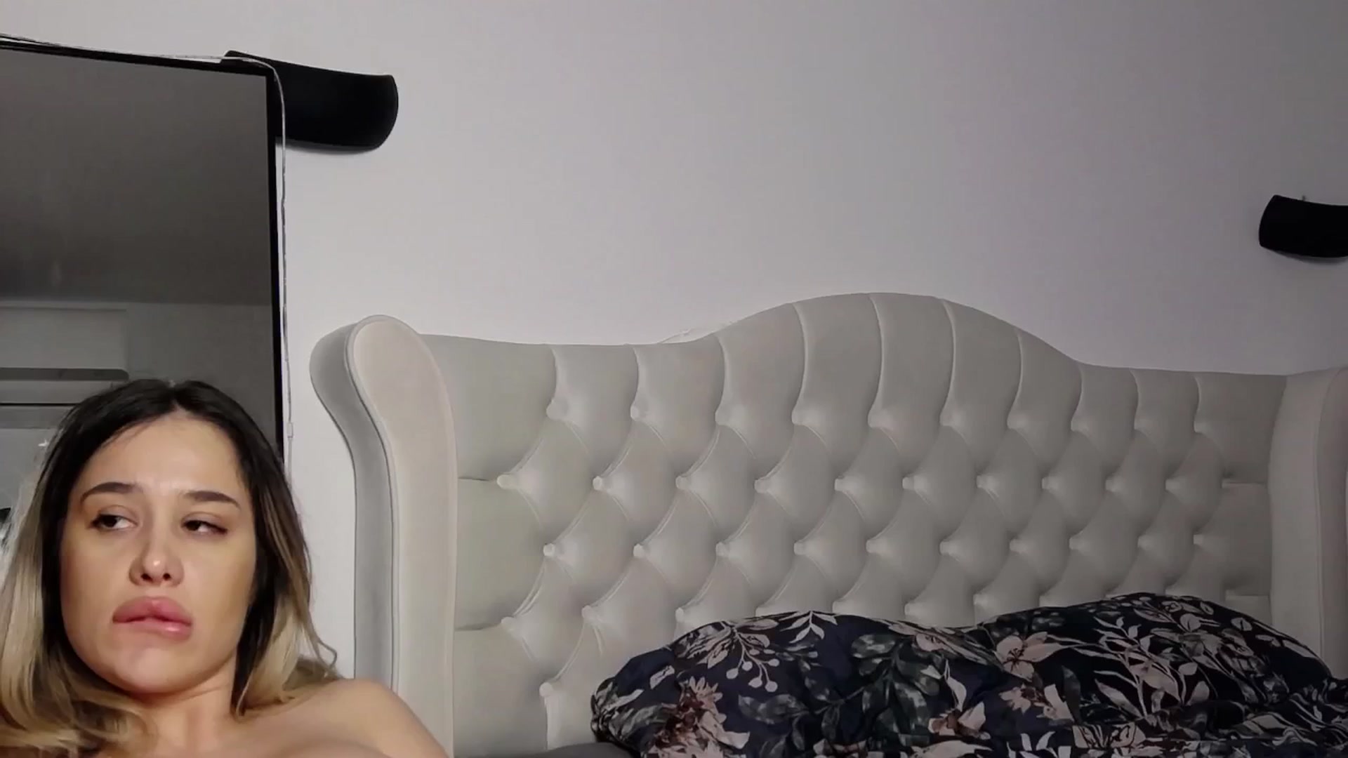 Gallery image thumbnail from LexxySelena's myfreecams stream on, 12/21/2025, 24:57 image 11 of 20