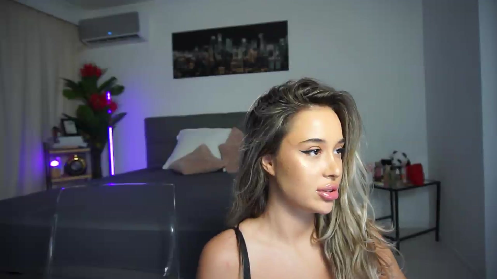 Gallery image thumbnail from LexxySelena's myfreecams stream on, 08/08/2026, 14:57 image 19 of 20