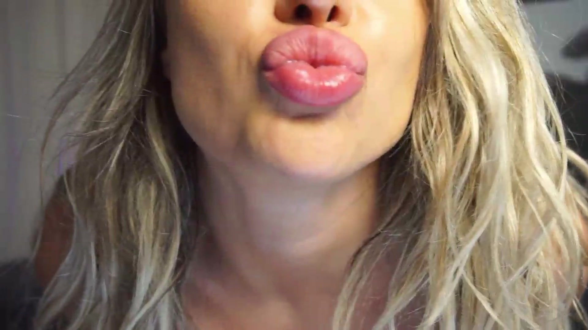 Gallery image thumbnail from LexxySelena's myfreecams stream on, 08/08/2026, 21:28 image 17 of 20