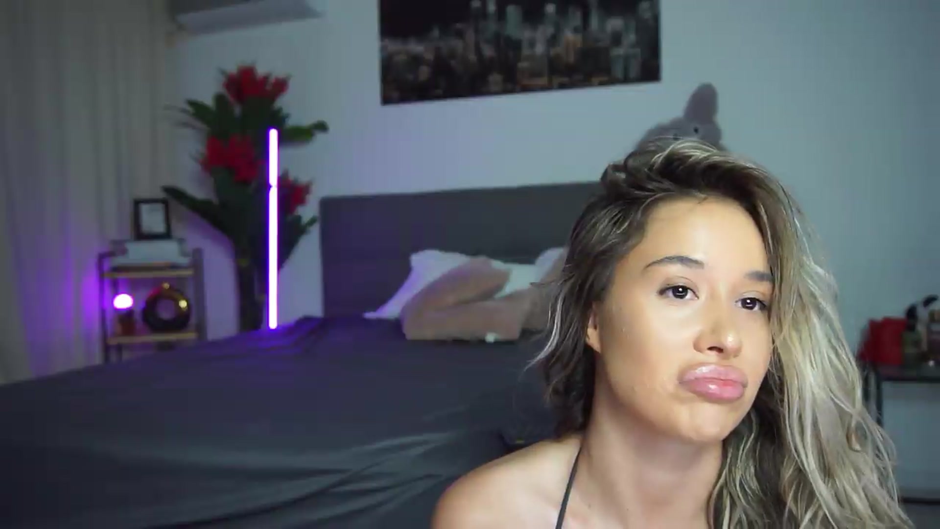 Gallery image thumbnail from LexxySelena's myfreecams stream on, 08/12/2026, 16:40 image 19 of 20