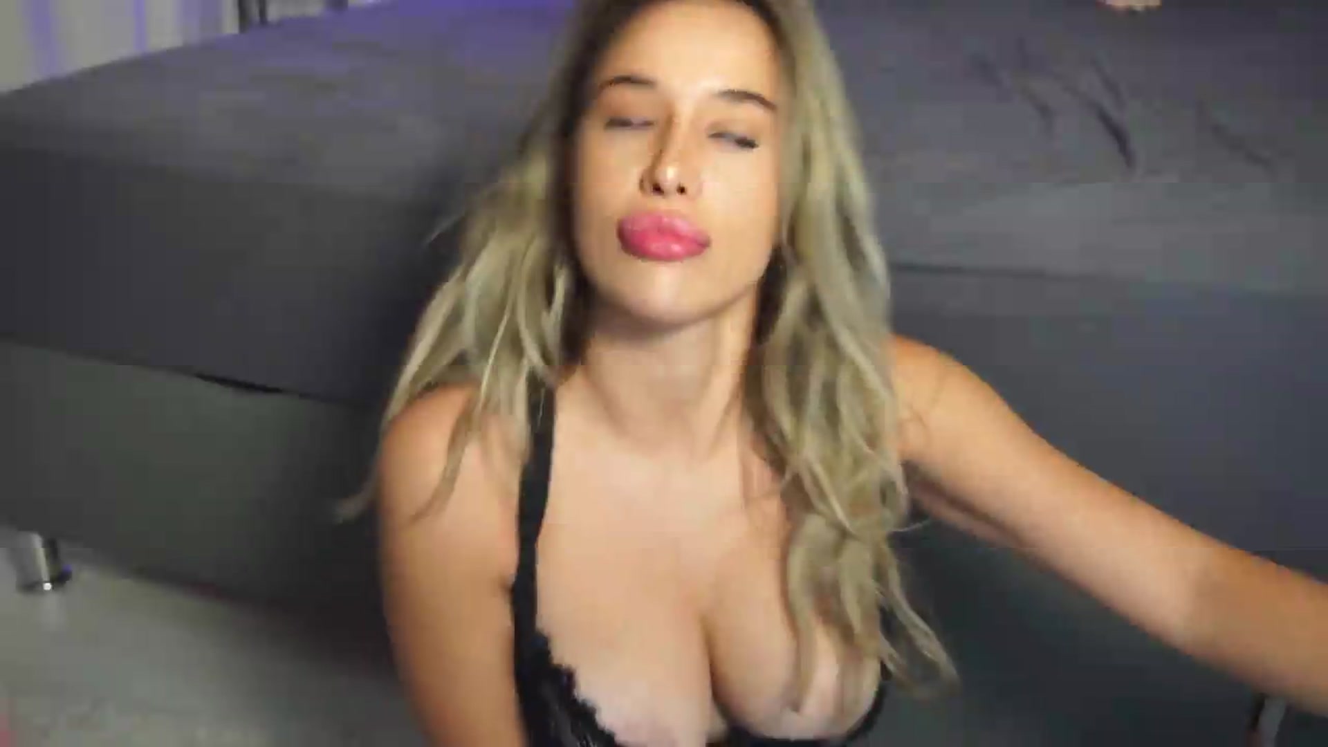 Gallery image thumbnail from LexxySelena's myfreecams stream on, 08/18/2026, 21:10 image 19 of 20