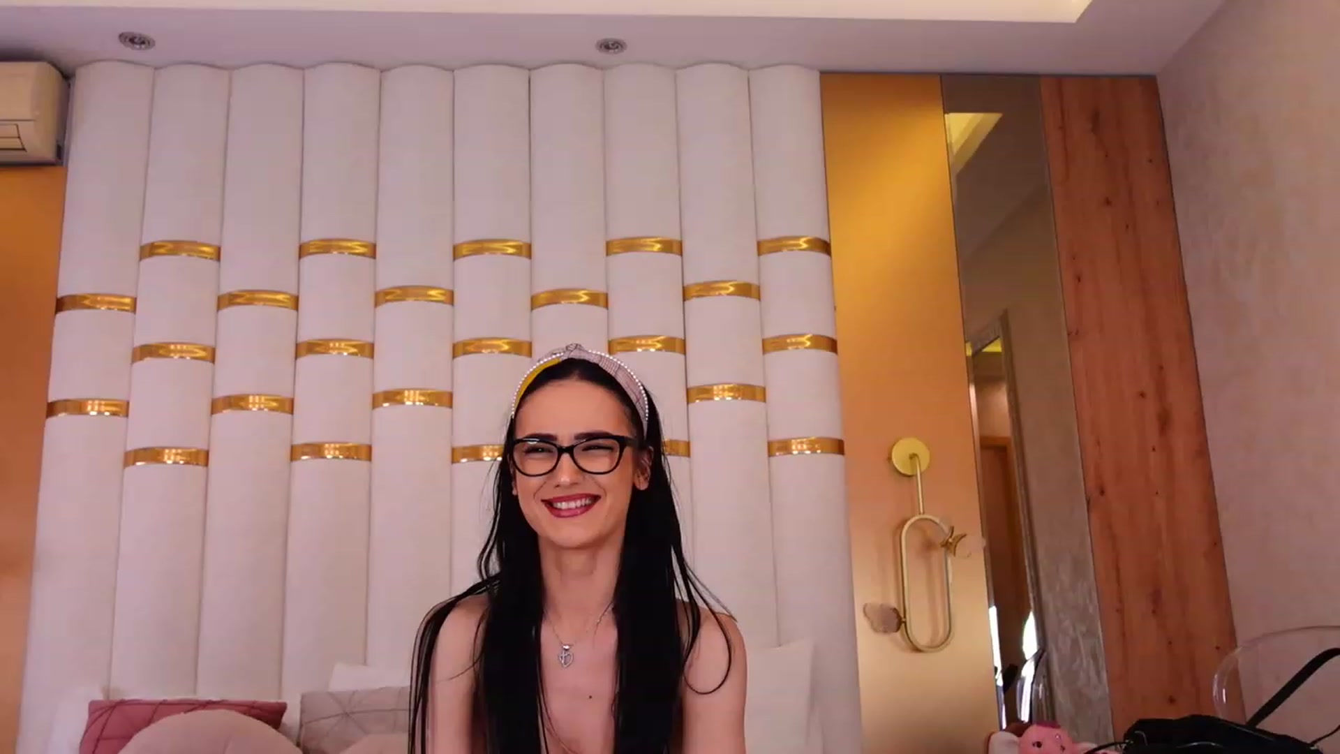 Gallery image thumbnail from Lexy_Angell's myfreecams stream on, 03/23/2023, 15:31 image 9 of 20