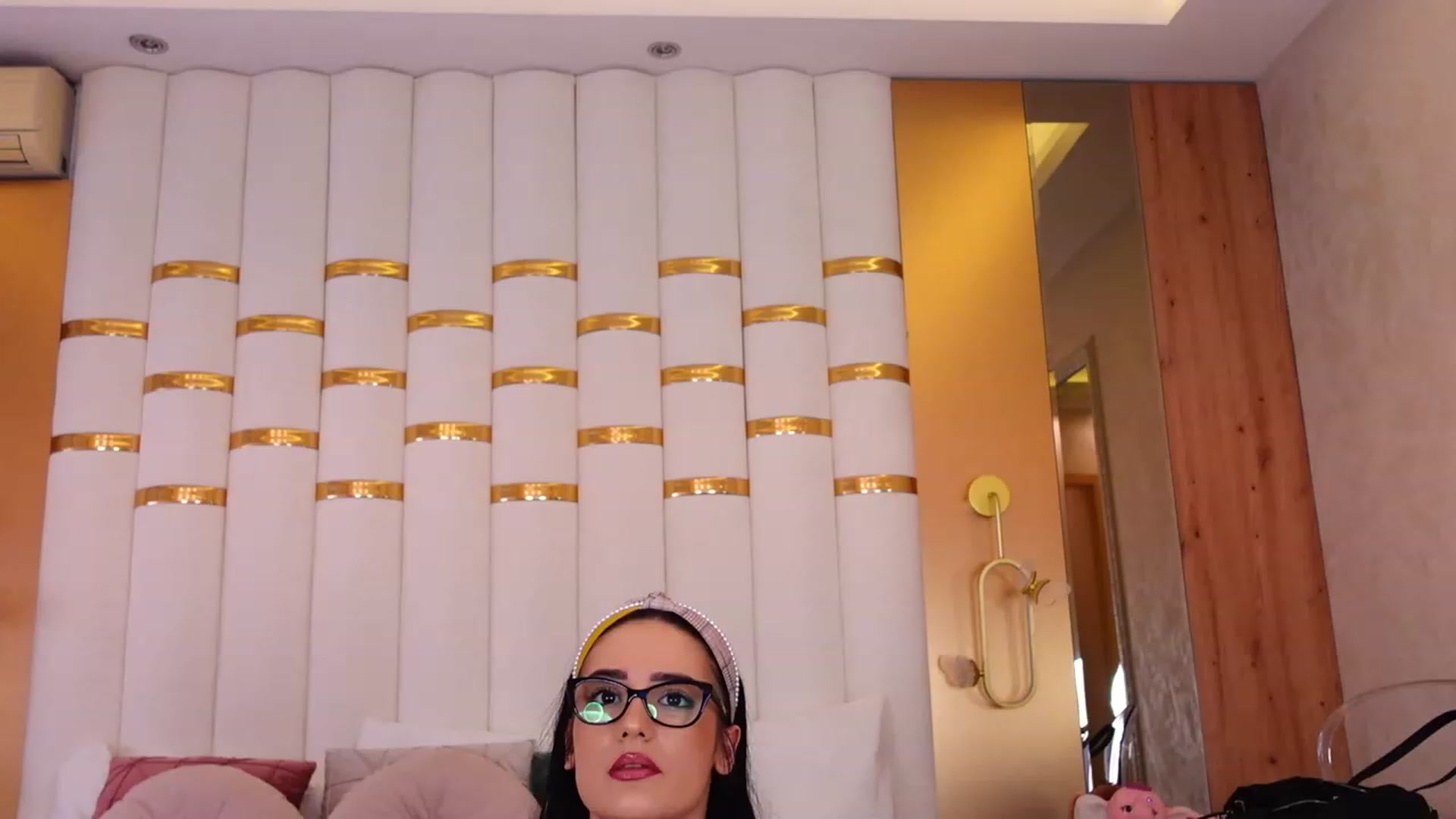 Gallery image thumbnail from Lexy_Angell's myfreecams stream on, 03/23/2023, 15:31 image 15 of 20