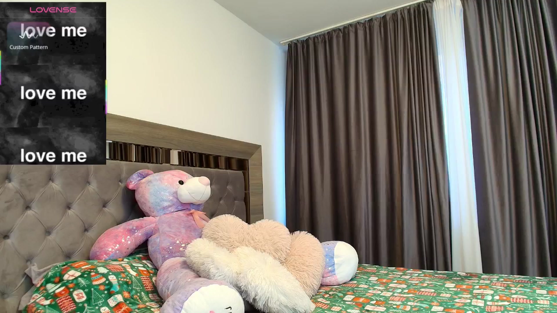 Gallery image thumbnail from Lexy_Angell's myfreecams stream on, 12/30/2025, 15:32 image 10 of 20