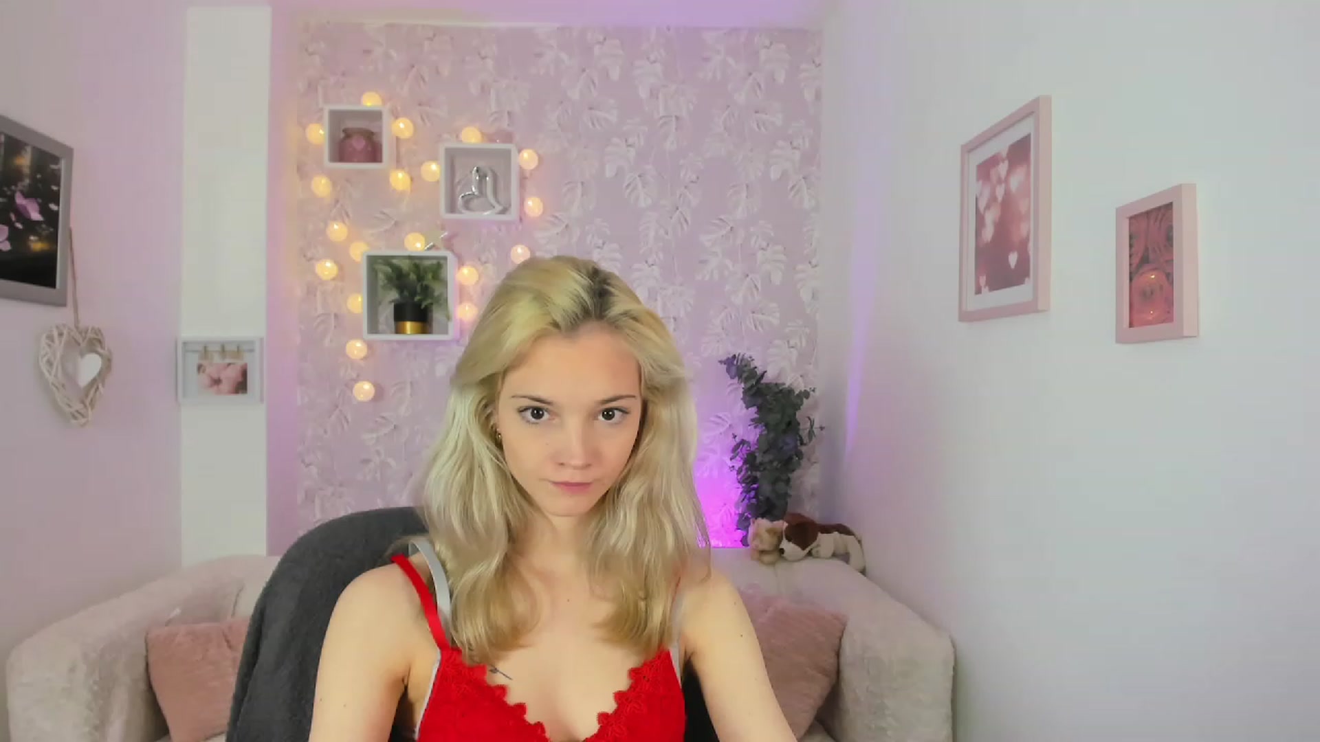 Gallery image thumbnail from Lexy_Belle18's myfreecams stream on, 05/15/2023, 10:05 image 1 of 20