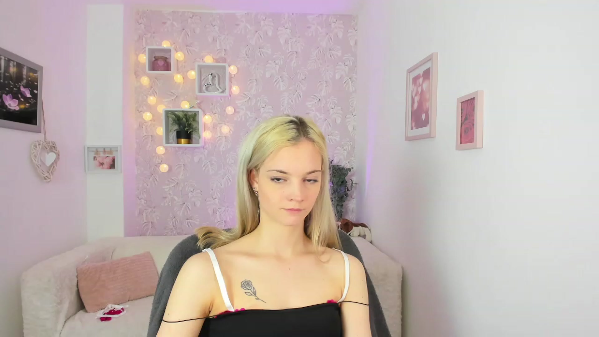 Gallery image thumbnail from Lexy_Belle18's myfreecams stream on, 05/16/2023, 12:18 image 18 of 20