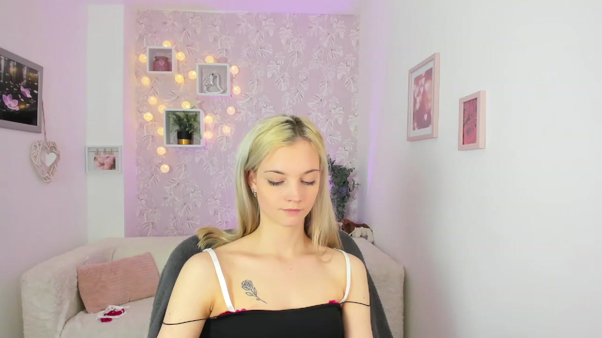 Gallery image thumbnail from Lexy_Belle18's myfreecams stream on, 05/16/2023, 12:18 image 17 of 20