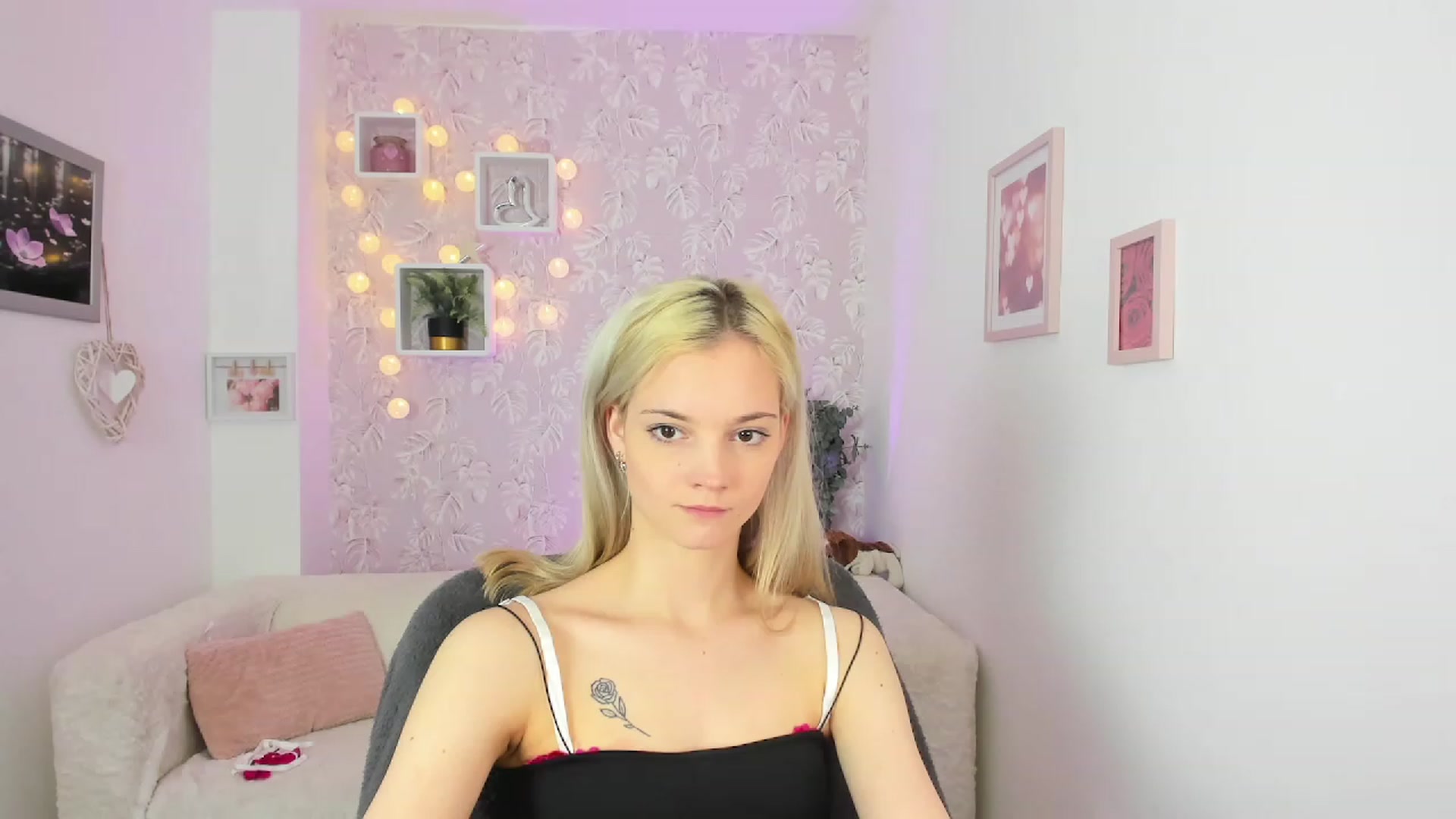 Gallery image thumbnail from Lexy_Belle18's myfreecams stream on, 05/16/2023, 12:18 image 15 of 20