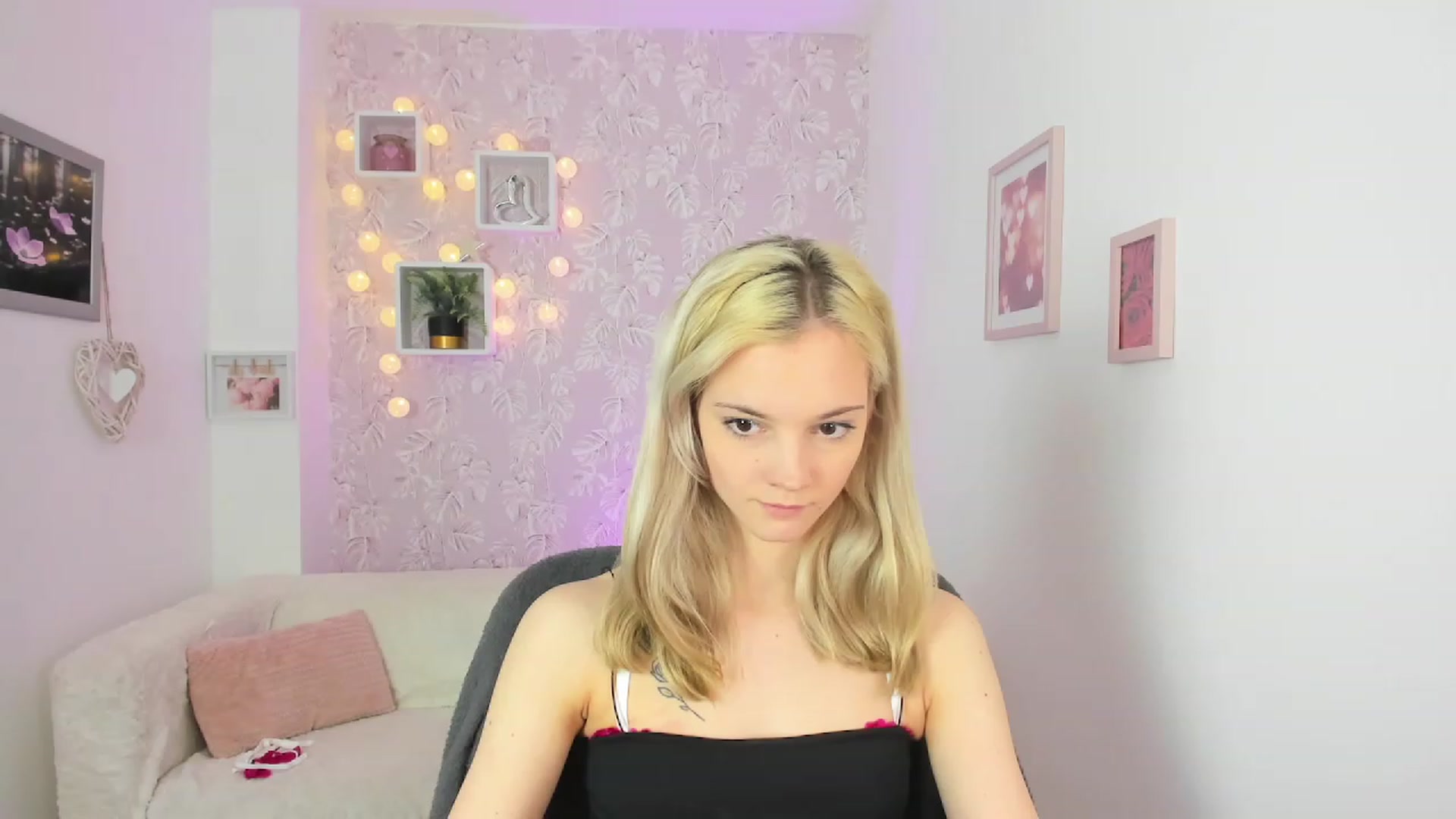 Gallery image thumbnail from Lexy_Belle18's myfreecams stream on, 05/16/2023, 12:18 image 4 of 20