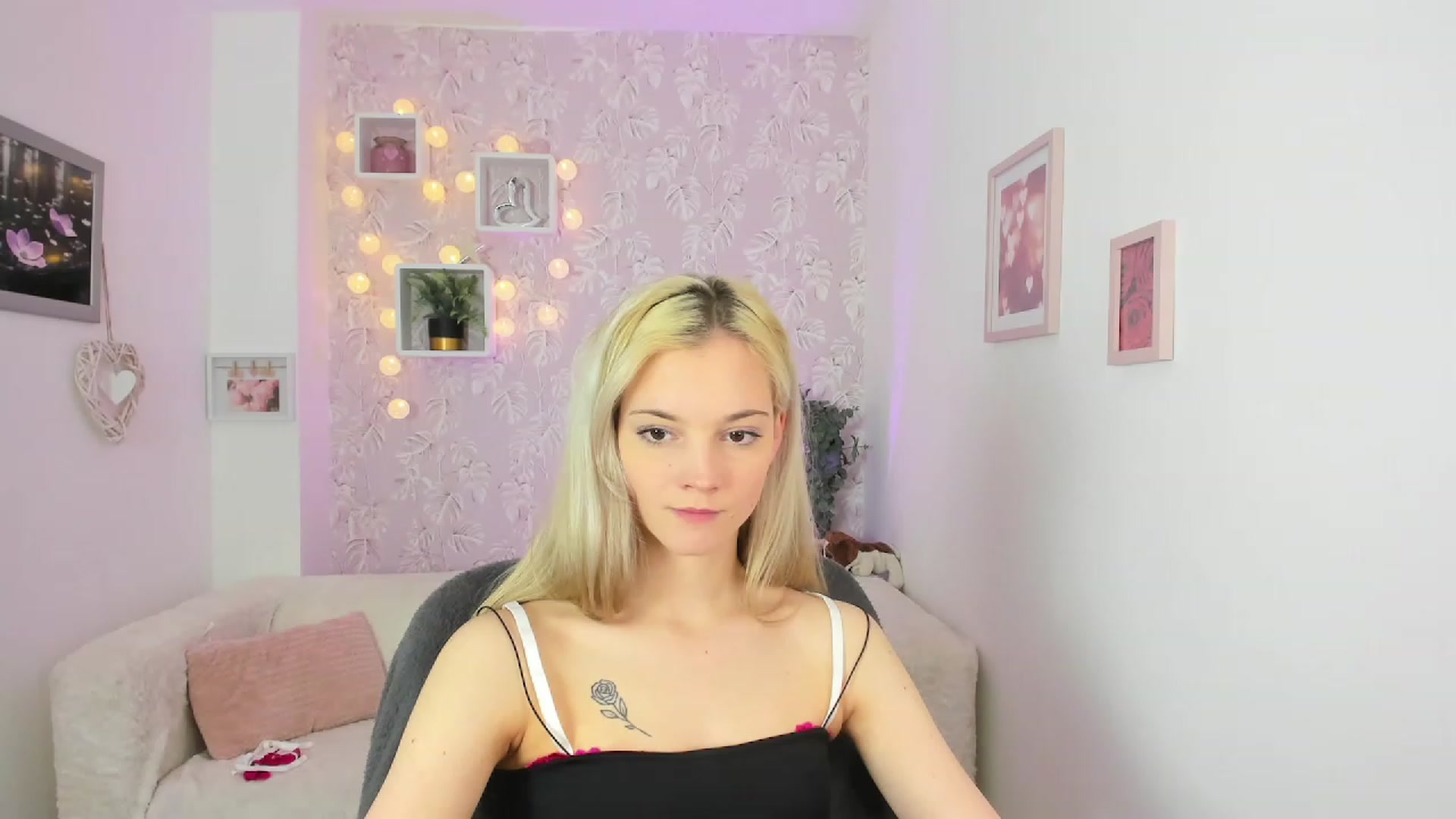 Gallery image thumbnail from Lexy_Belle18's myfreecams stream on, 05/16/2023, 12:18 image 14 of 20