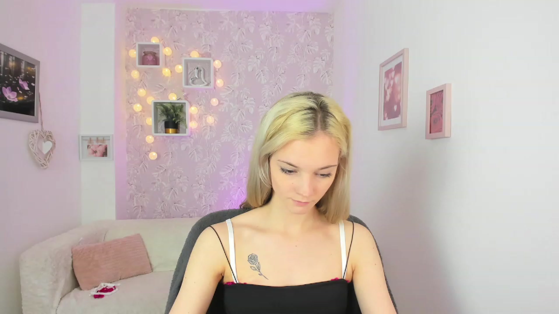 Gallery image thumbnail from Lexy_Belle18's myfreecams stream on, 05/16/2023, 12:18 image 2 of 20