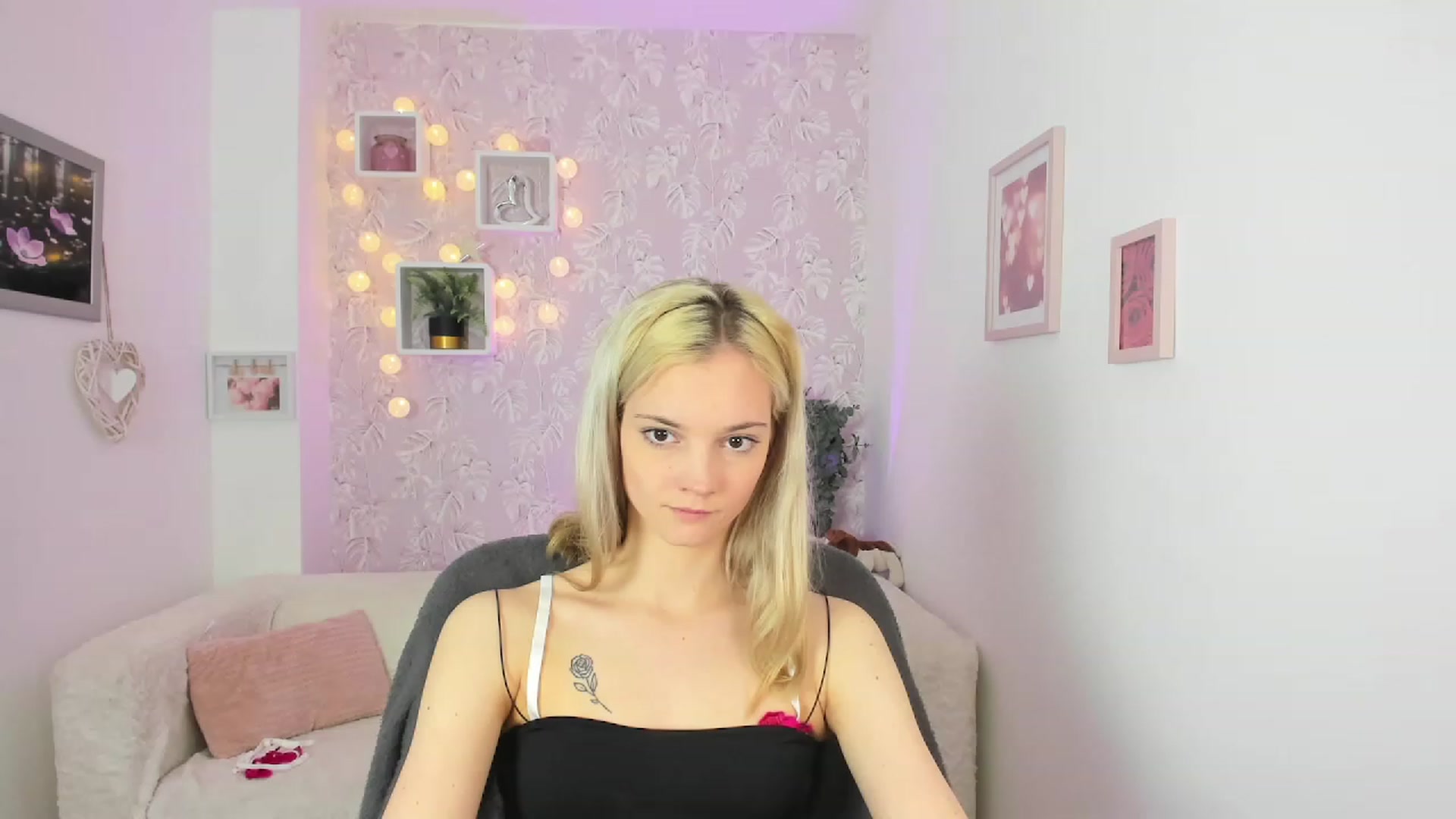 Gallery image thumbnail from Lexy_Belle18's myfreecams stream on, 05/16/2023, 12:48 image 2 of 20