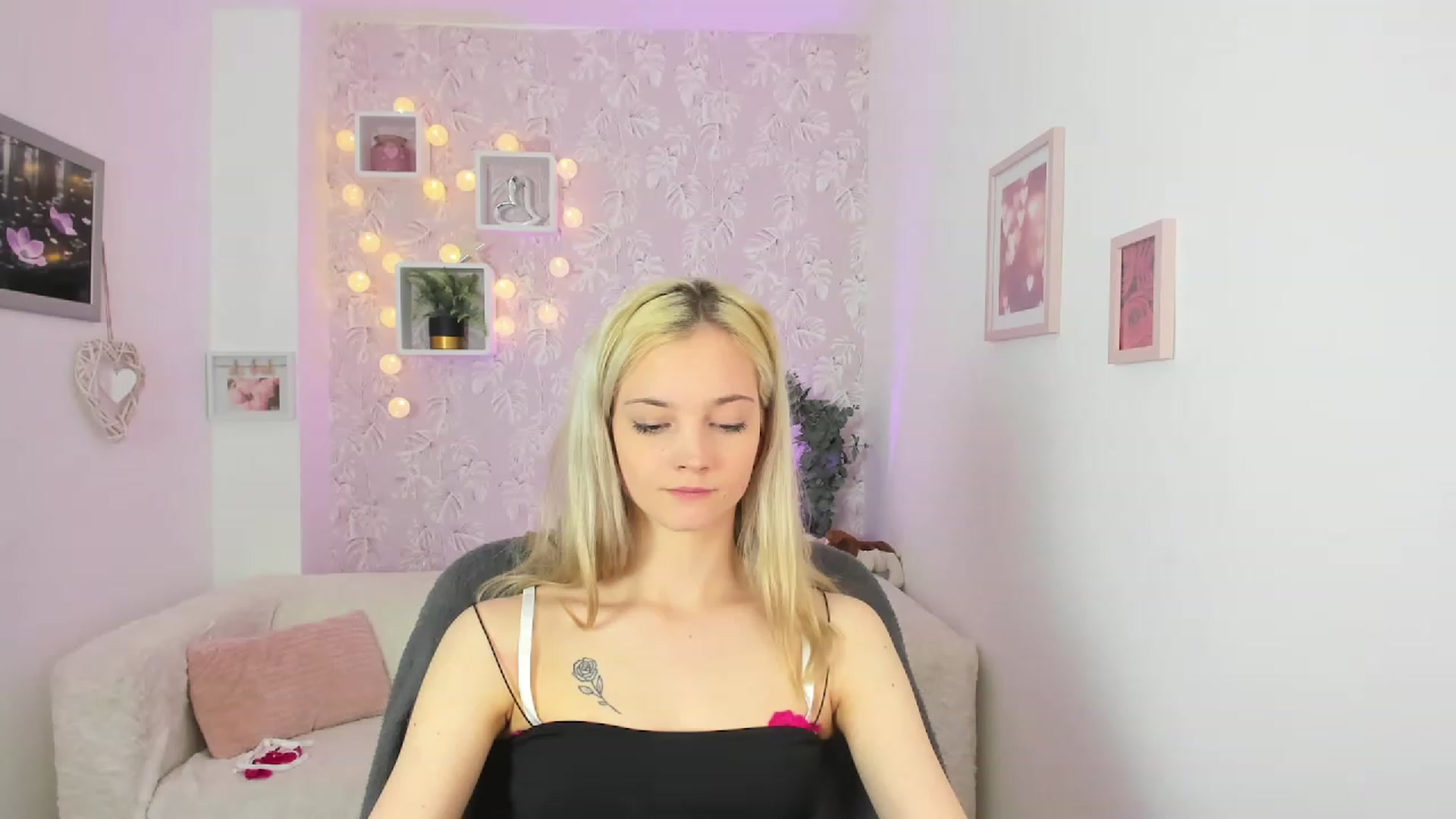 Gallery image thumbnail from Lexy_Belle18's myfreecams stream on, 05/16/2023, 12:48 image 9 of 20