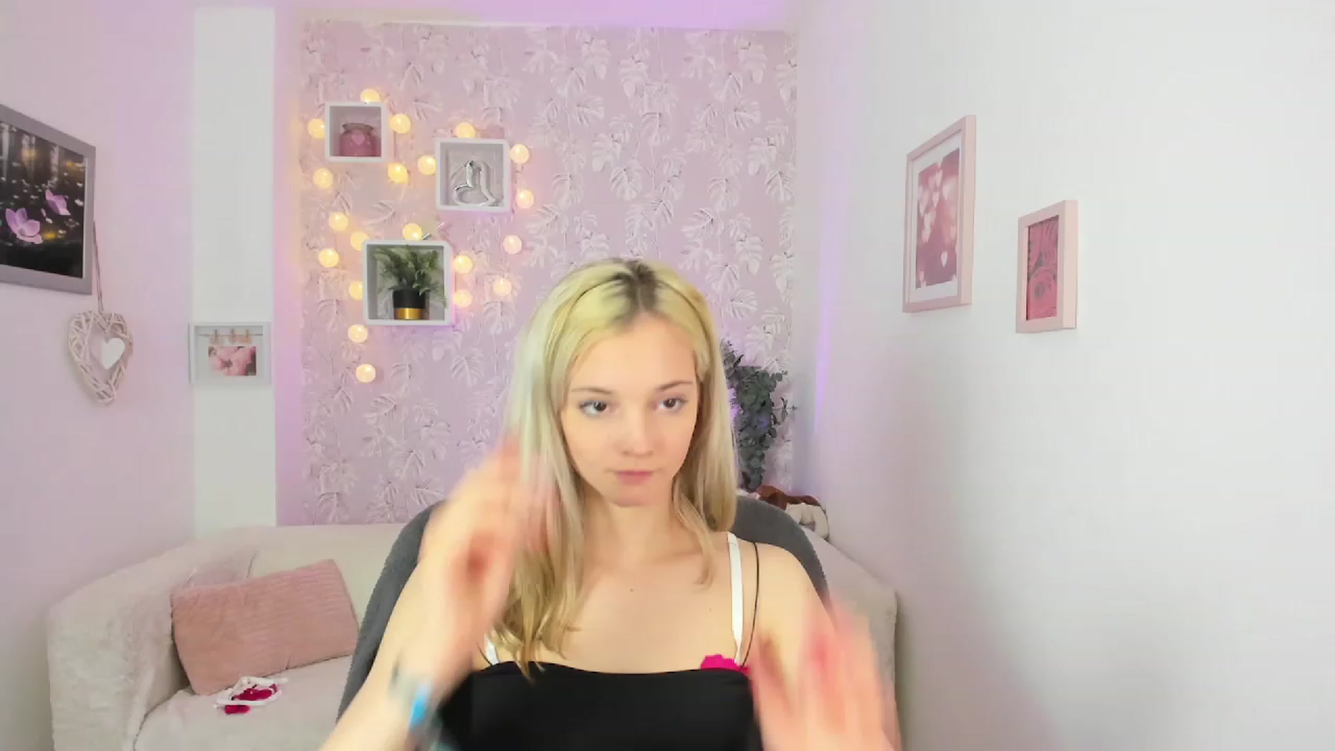 Gallery image thumbnail from Lexy_Belle18's myfreecams stream on, 05/16/2023, 12:48 image 19 of 20