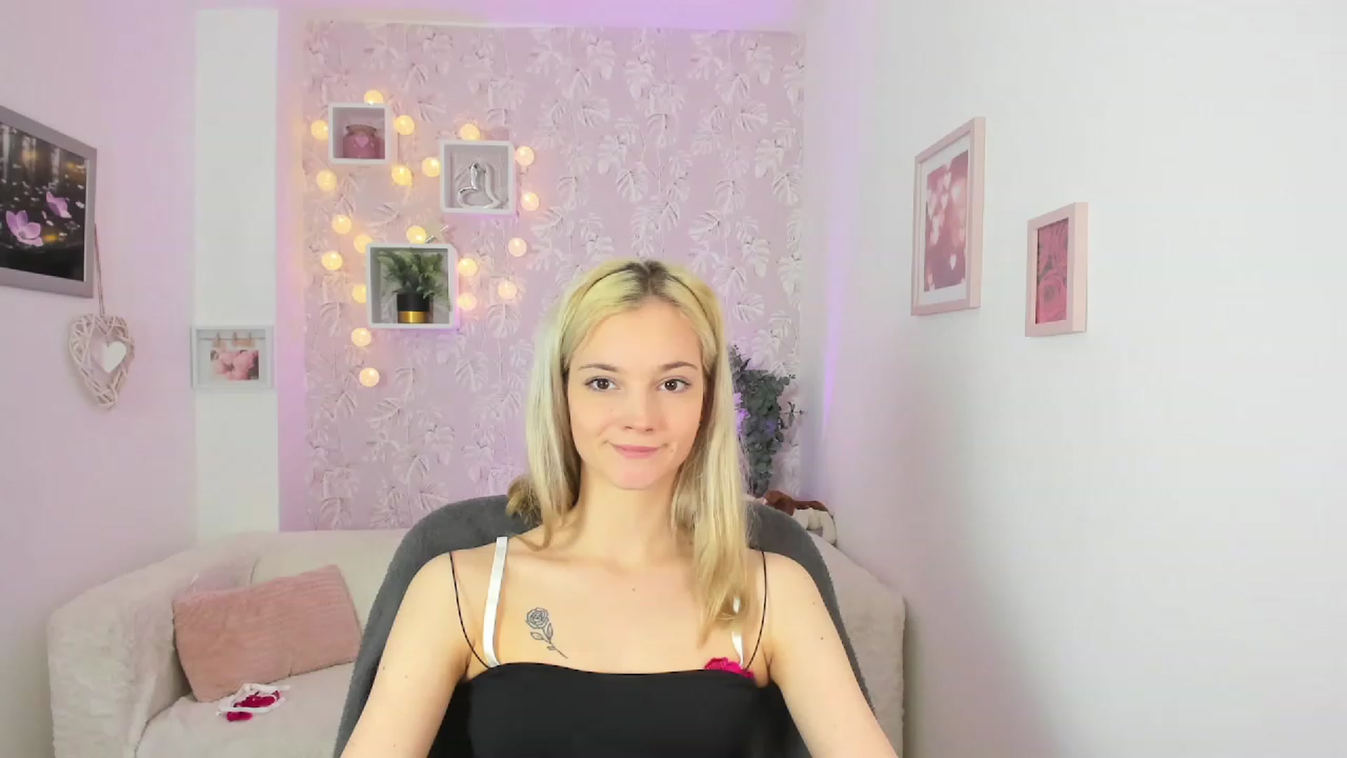 Gallery image thumbnail from Lexy_Belle18's myfreecams stream on, 05/16/2023, 12:48 image 3 of 20
