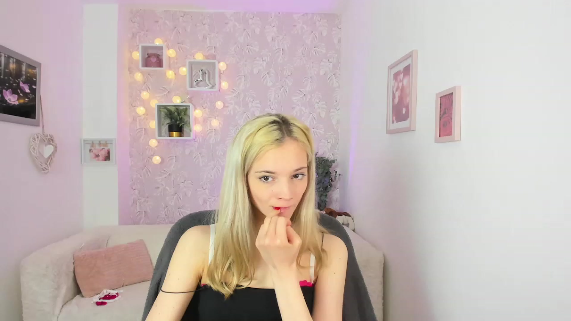 Gallery image thumbnail from Lexy_Belle18's myfreecams stream on, 05/16/2023, 12:48 image 13 of 20