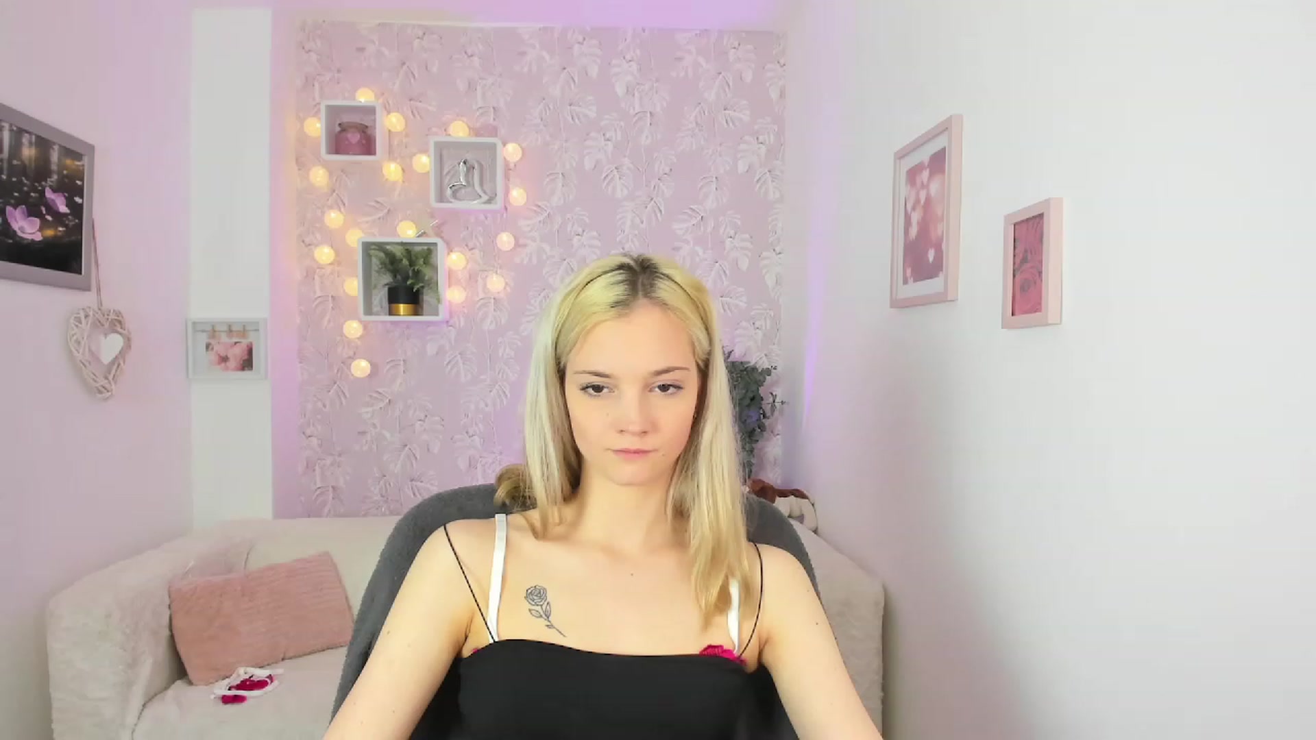 Gallery image thumbnail from Lexy_Belle18's myfreecams stream on, 05/16/2023, 12:48 image 7 of 20