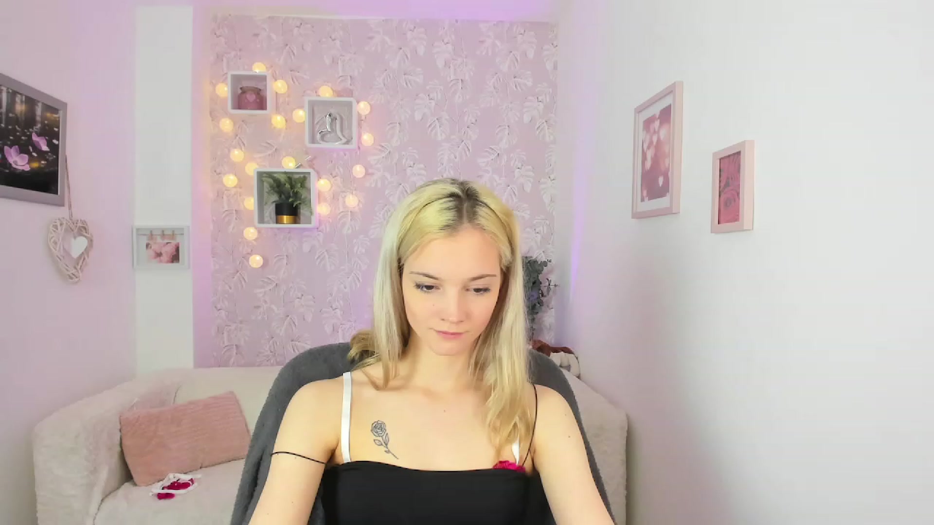 Gallery image thumbnail from Lexy_Belle18's myfreecams stream on, 05/16/2023, 12:48 image 8 of 20