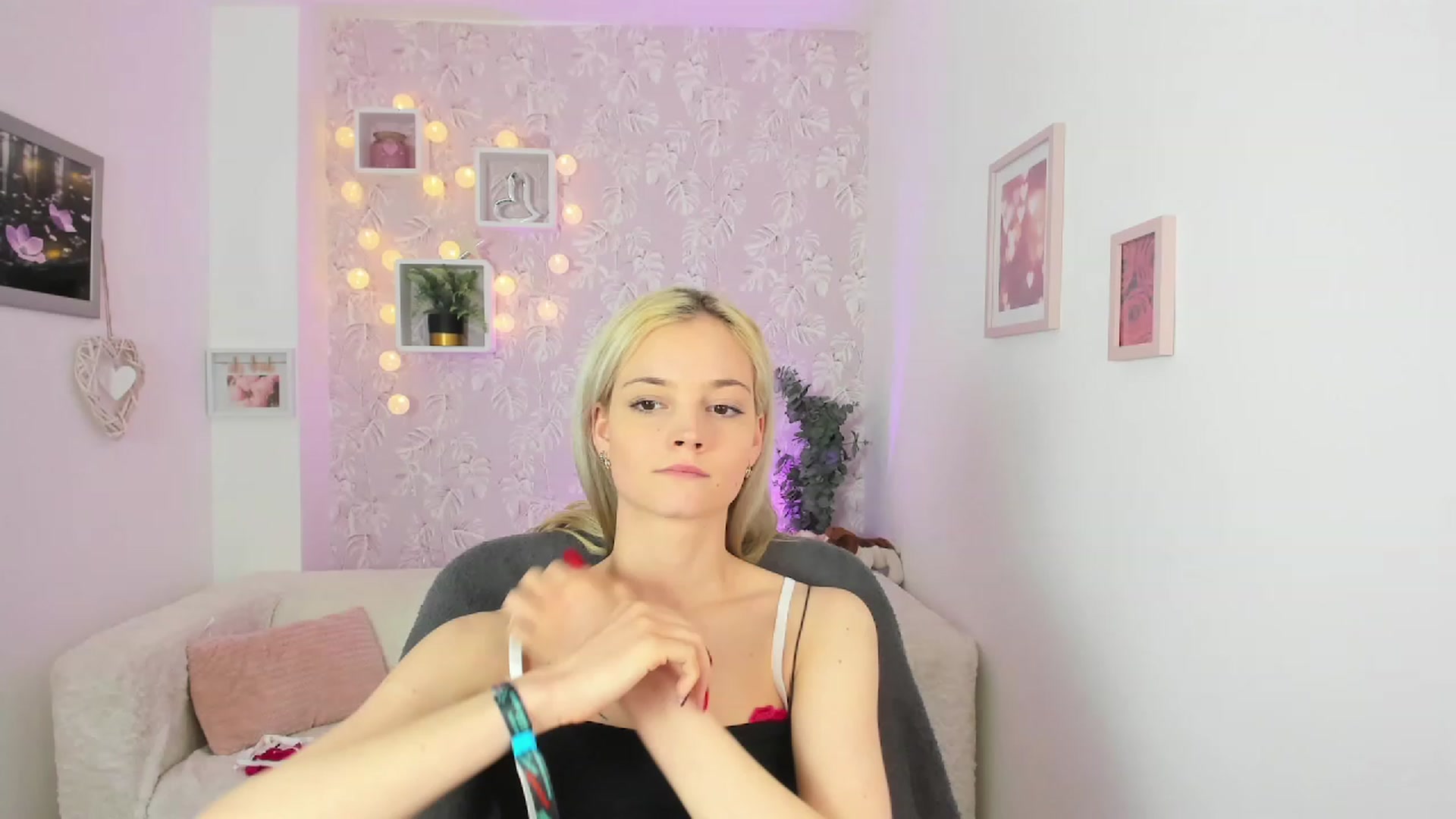 Gallery image thumbnail from Lexy_Belle18's myfreecams stream on, 05/16/2023, 12:48 image 17 of 20