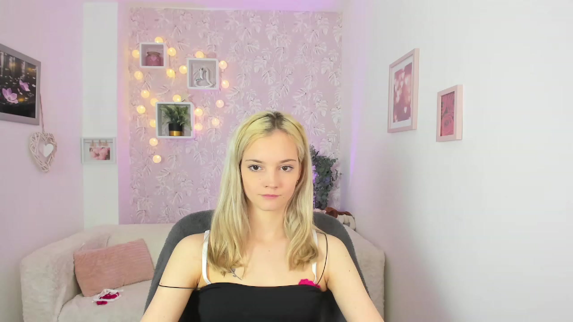 Gallery image thumbnail from Lexy_Belle18's myfreecams stream on, 05/16/2023, 12:48 image 14 of 20