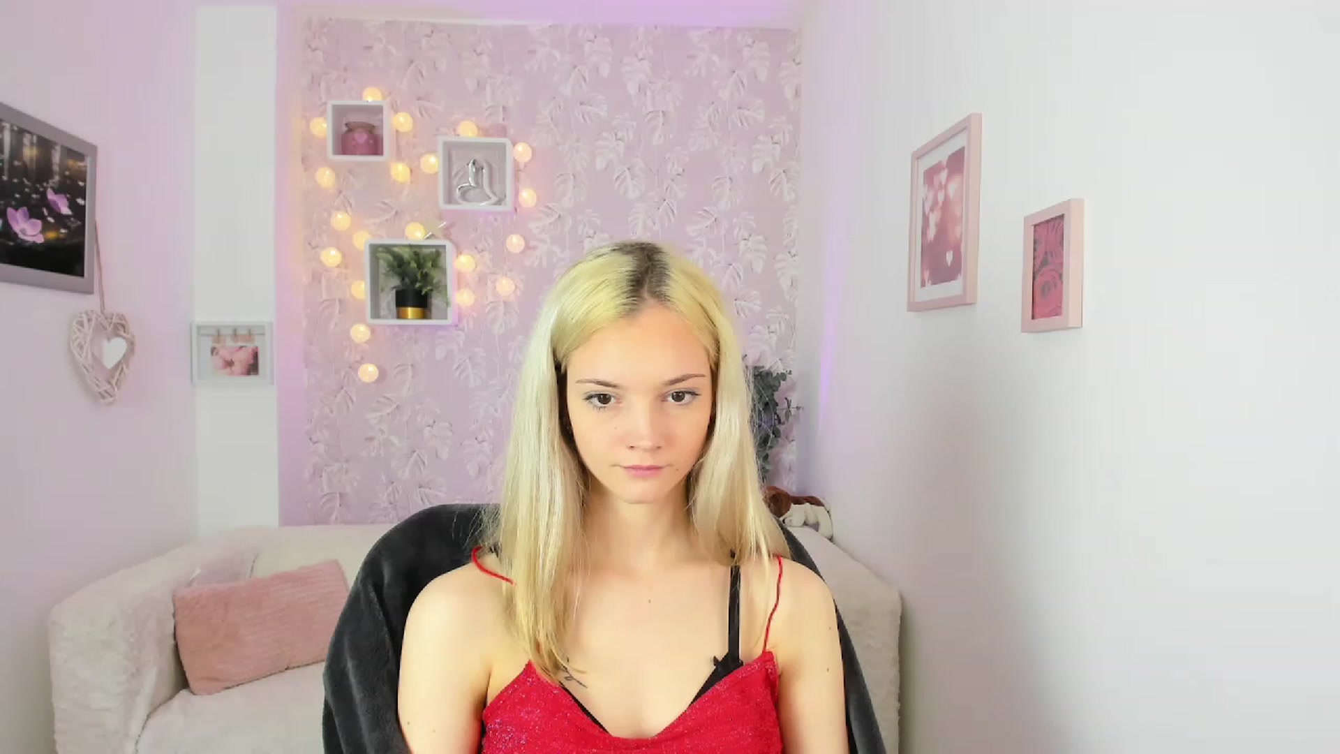 Gallery image thumbnail from Lexy_Belle18's myfreecams stream on, 05/17/2023, 09:21 image 16 of 20